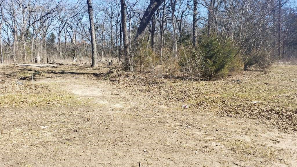 1640 Oaks Drive Property Photo 2