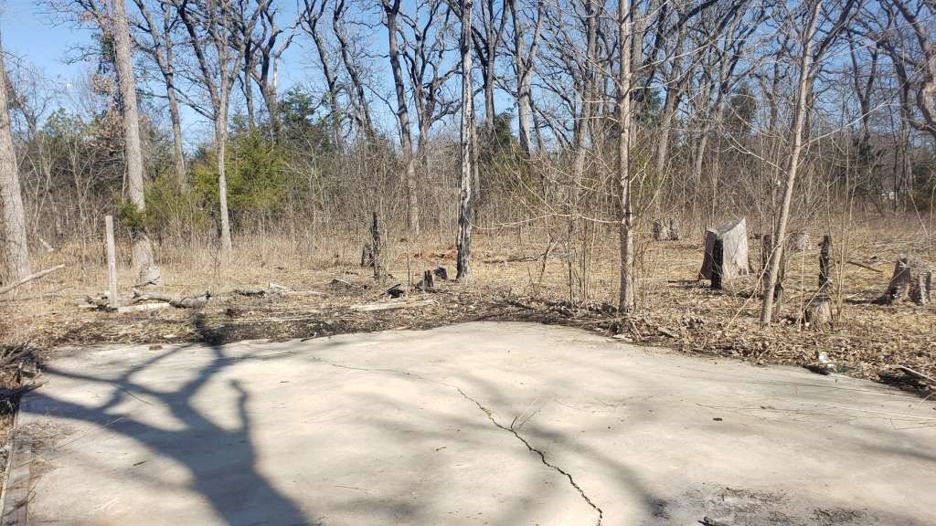 1640 Oaks Drive Property Photo 3