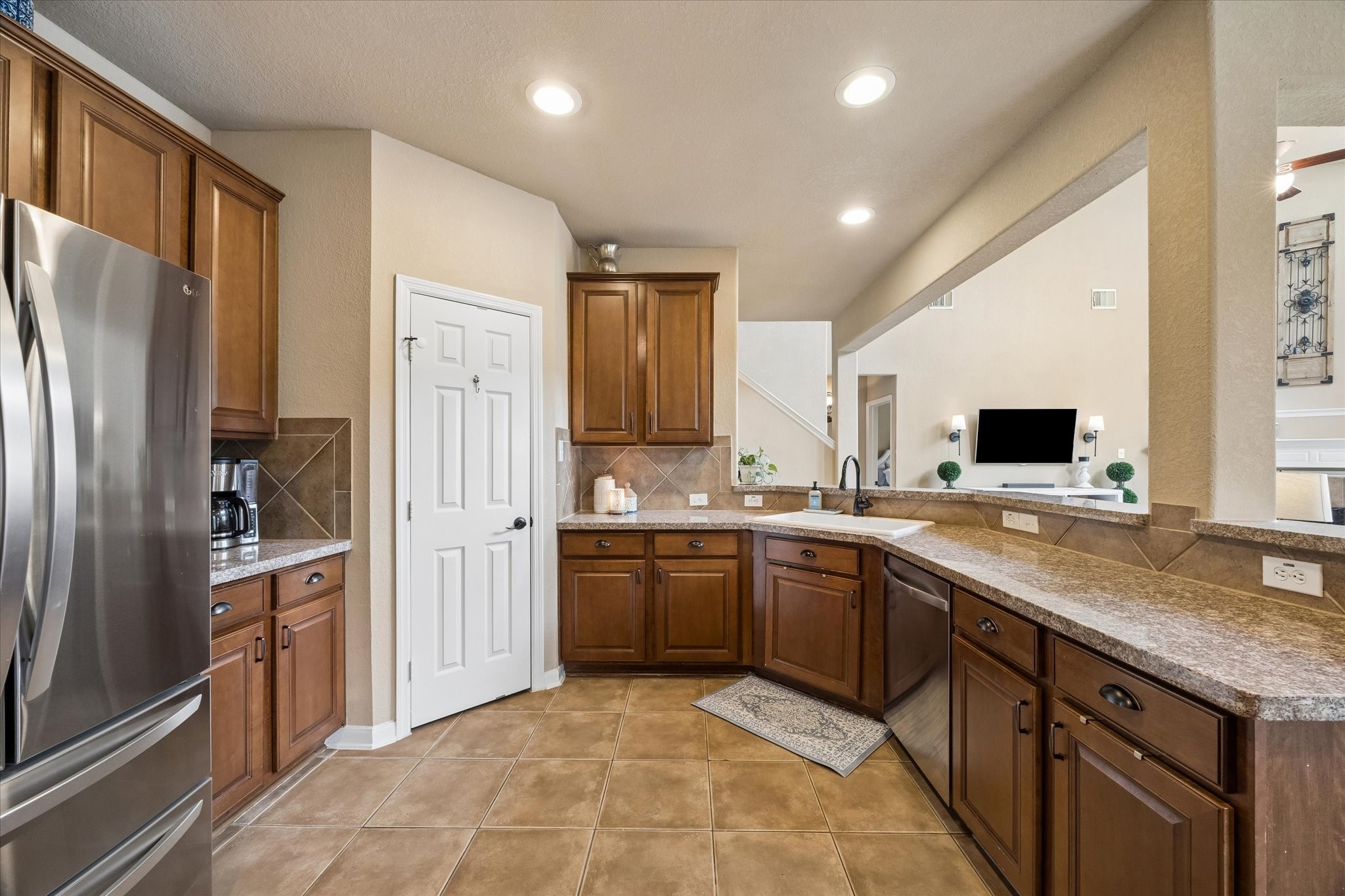 6102 Timbermoss Court Property Photo 10