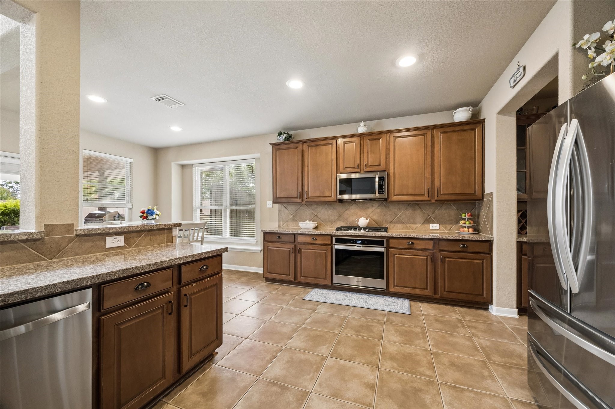 6102 Timbermoss Court Property Photo 11
