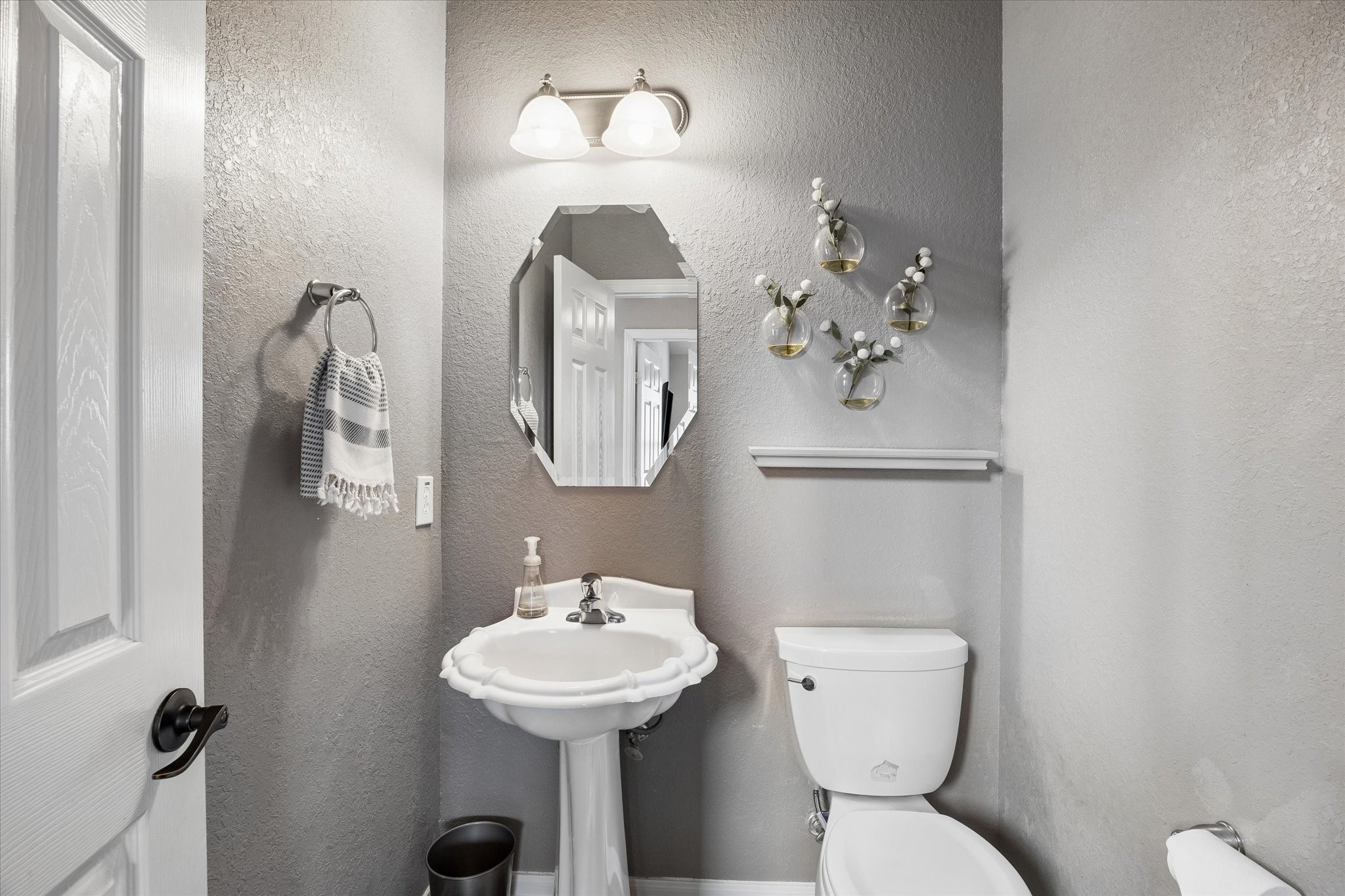 6102 Timbermoss Court Property Photo 12
