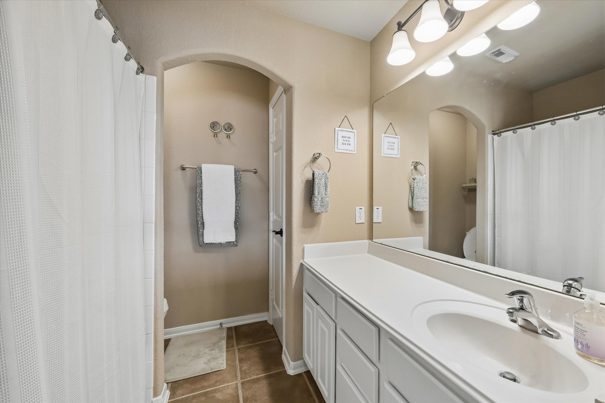 6102 Timbermoss Court Property Photo 20