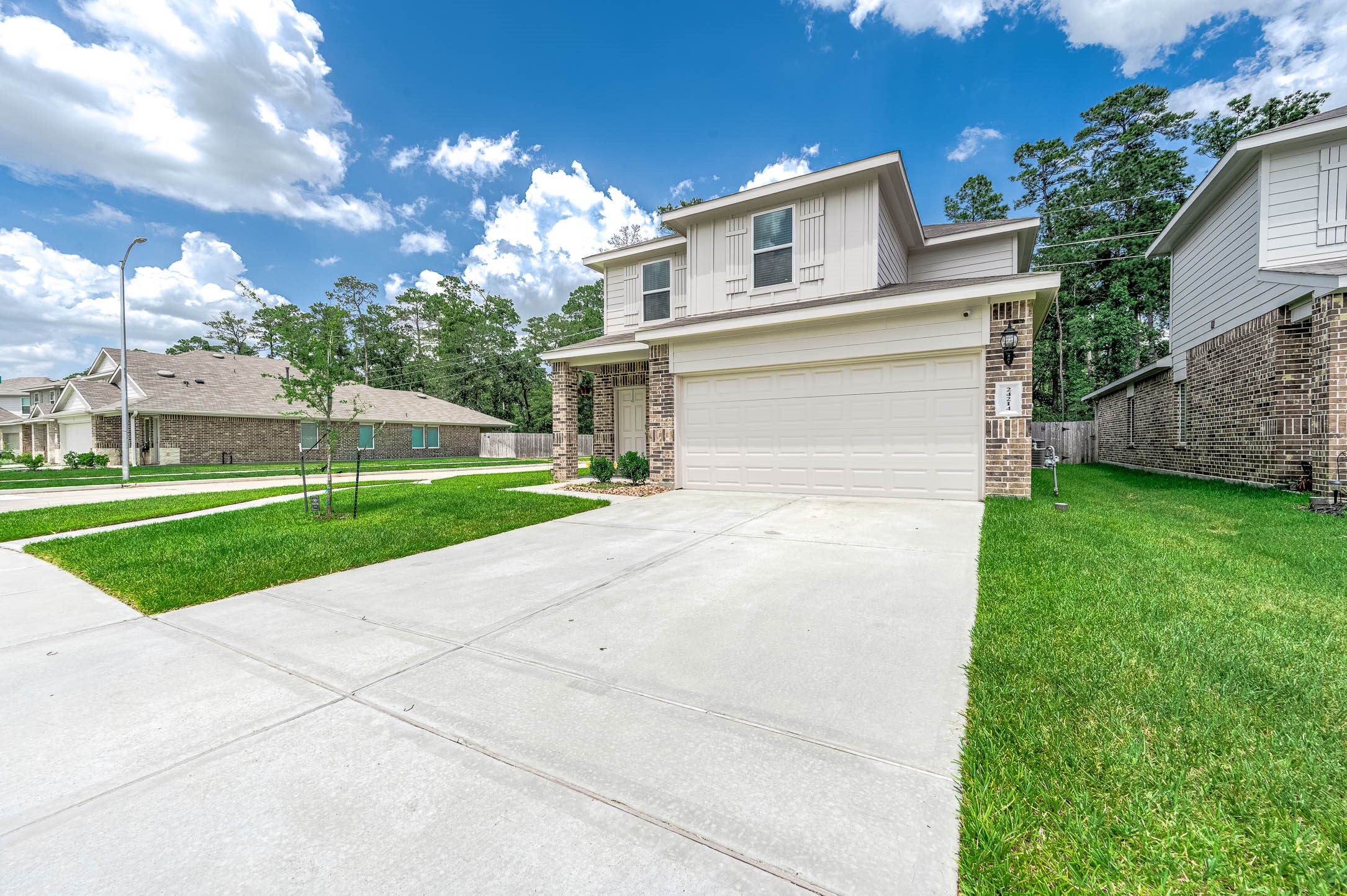 24214 Montcliff Bend Lane Property Photo 2