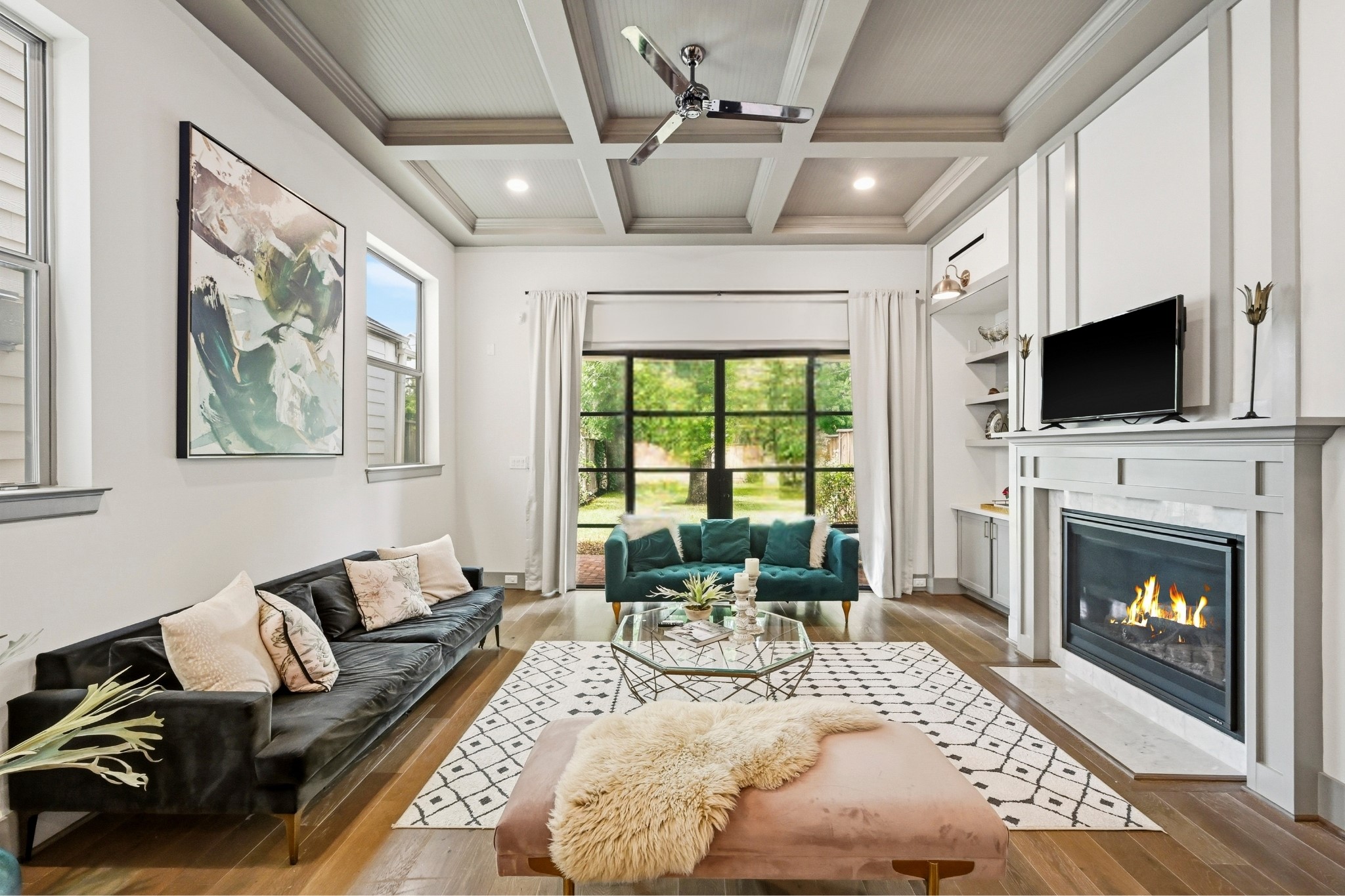 523 W 25th Street Property Photo 1