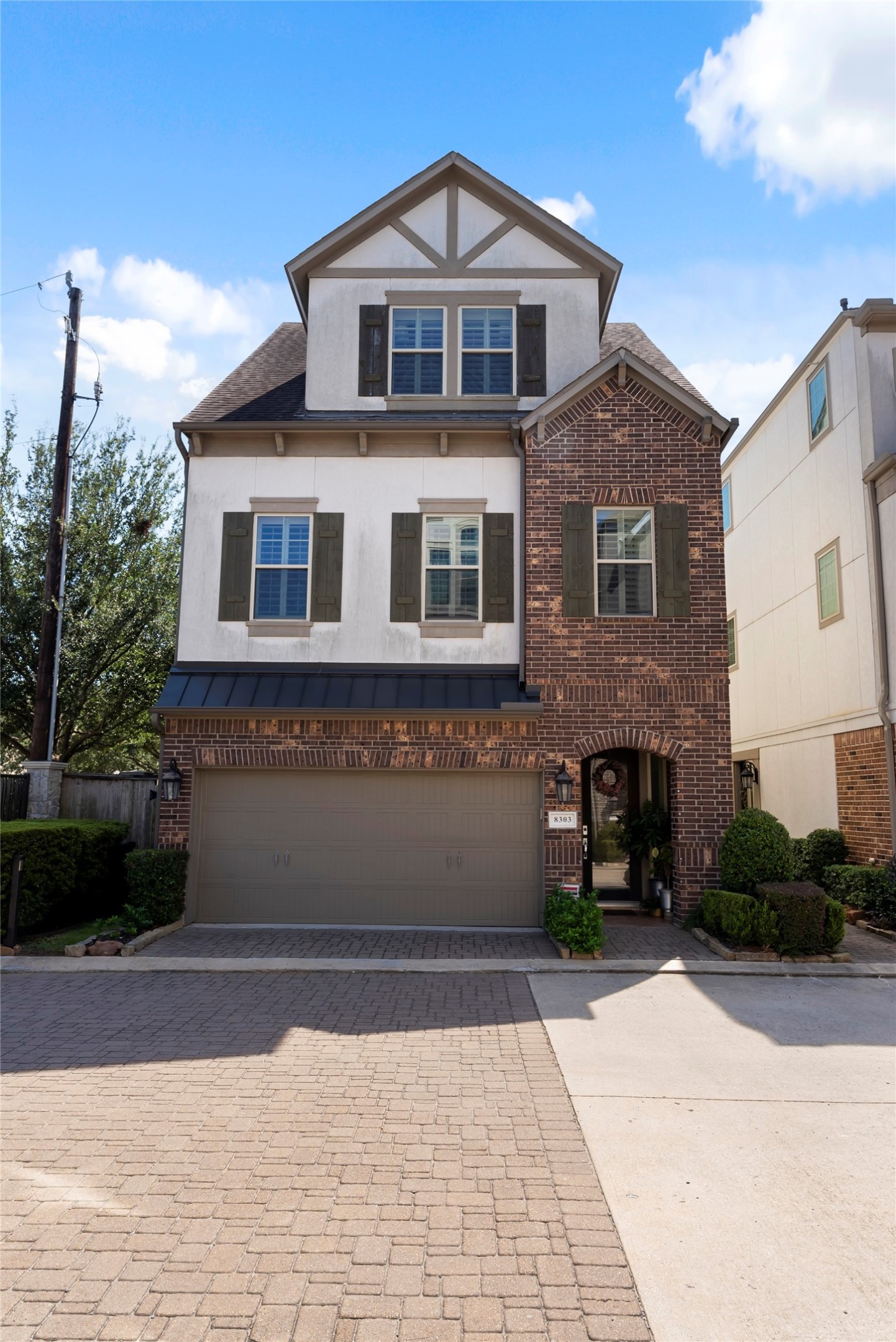 8303 Ginger Oak Street Property Photo 2