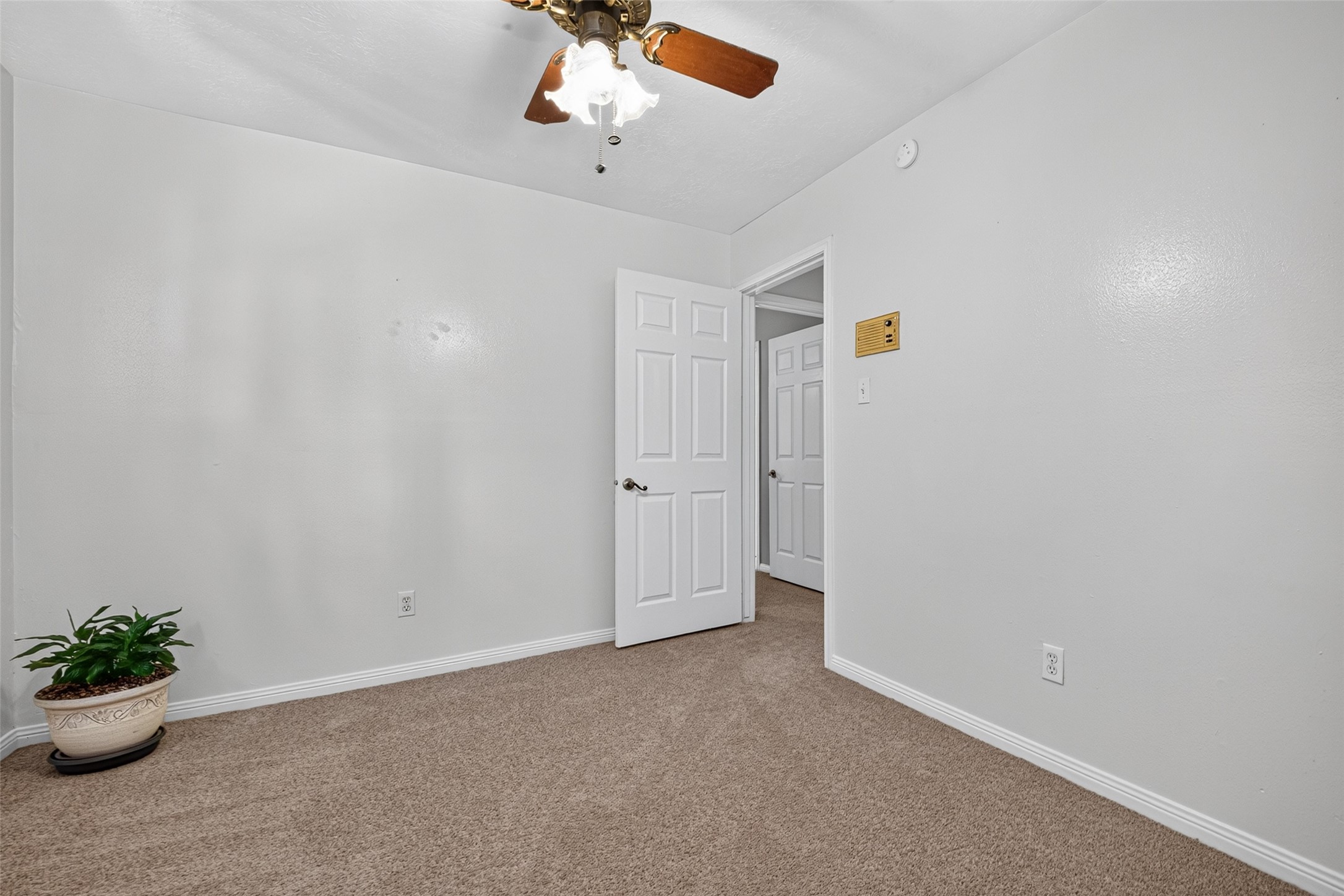 5727 Green Springs Dr Property Photo 16