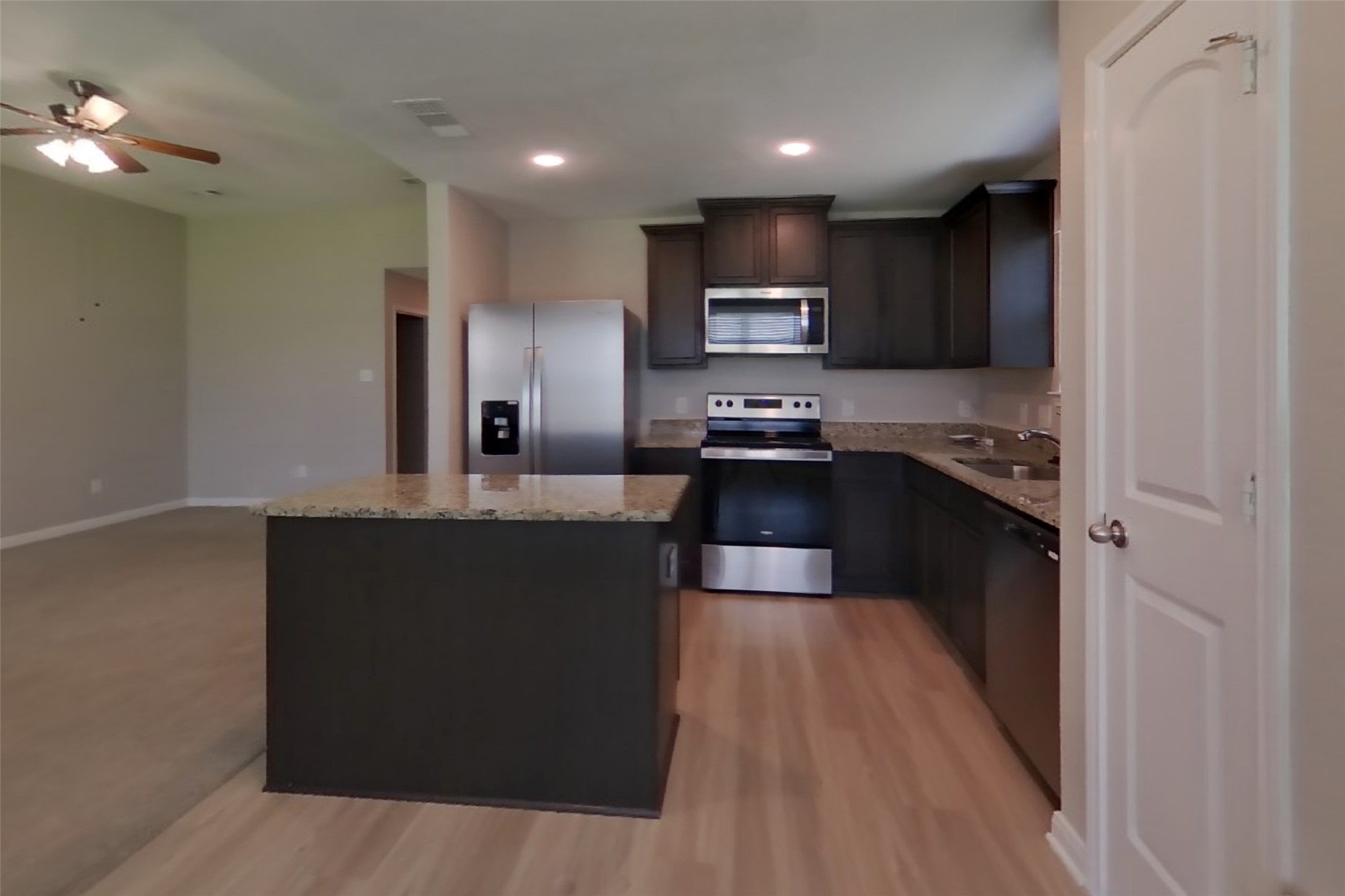 7715 Vacek Meadows Loop Property Photo 5
