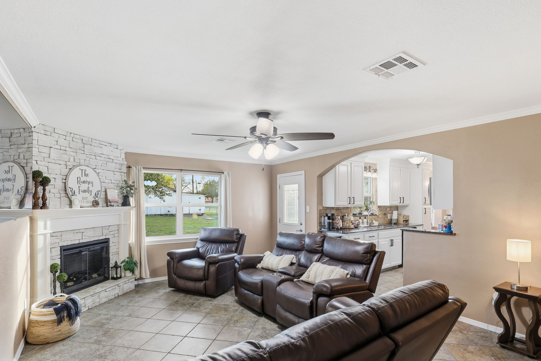 2414 Loch Lomond Street Property Photo 8