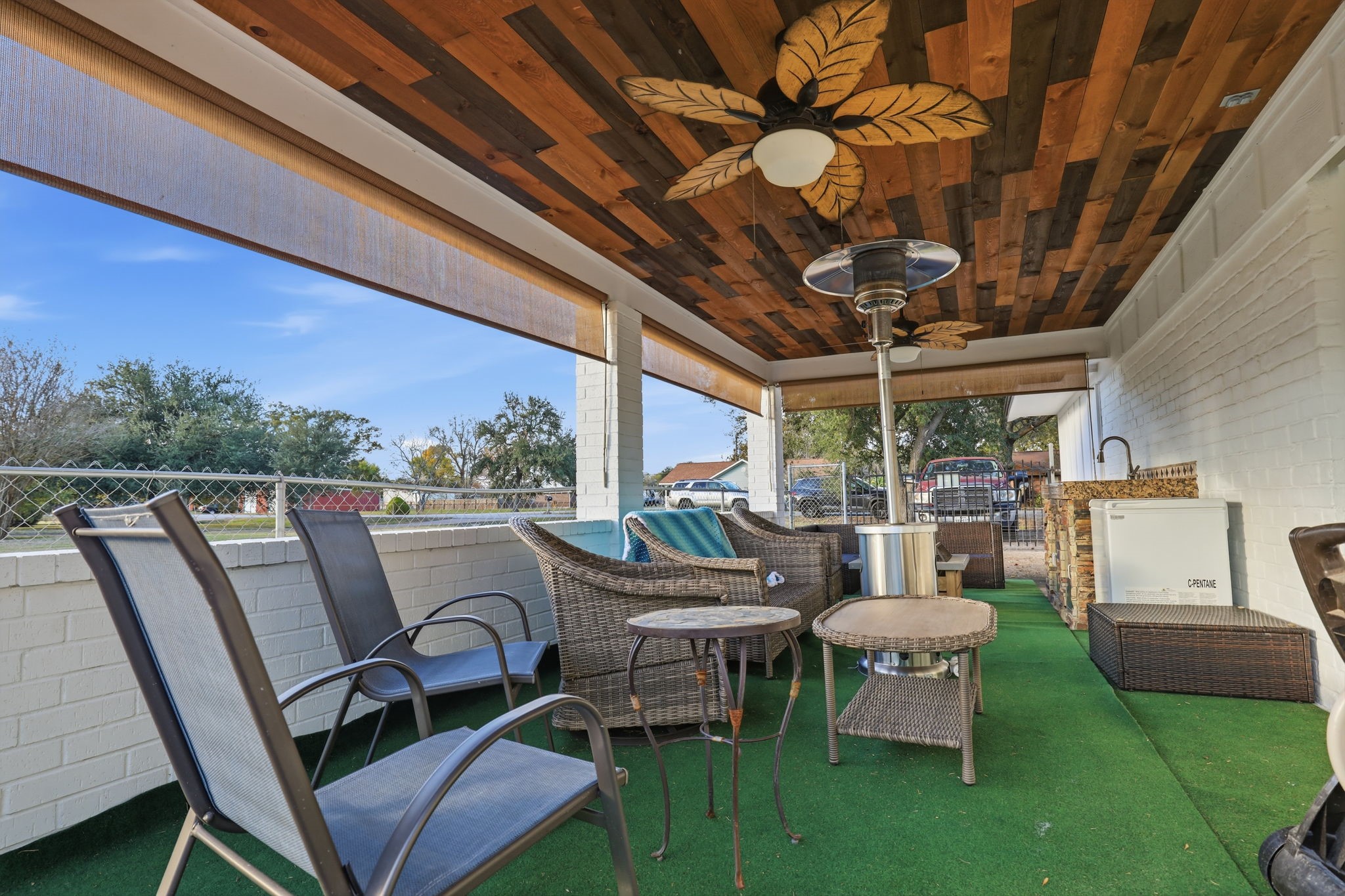 2414 Loch Lomond Street Property Photo 18