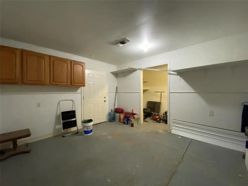 2414 Loch Lomond Street Property Photo 23