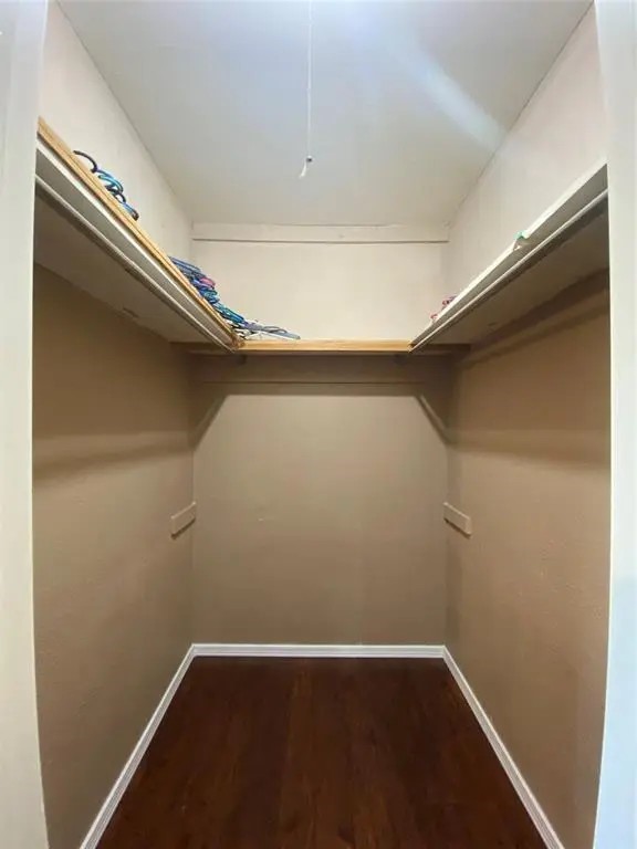 2414 Loch Lomond Street Property Photo 27