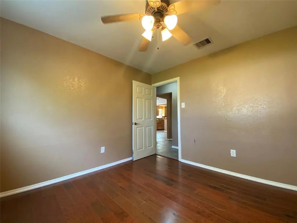 2414 Loch Lomond Street Property Photo 33