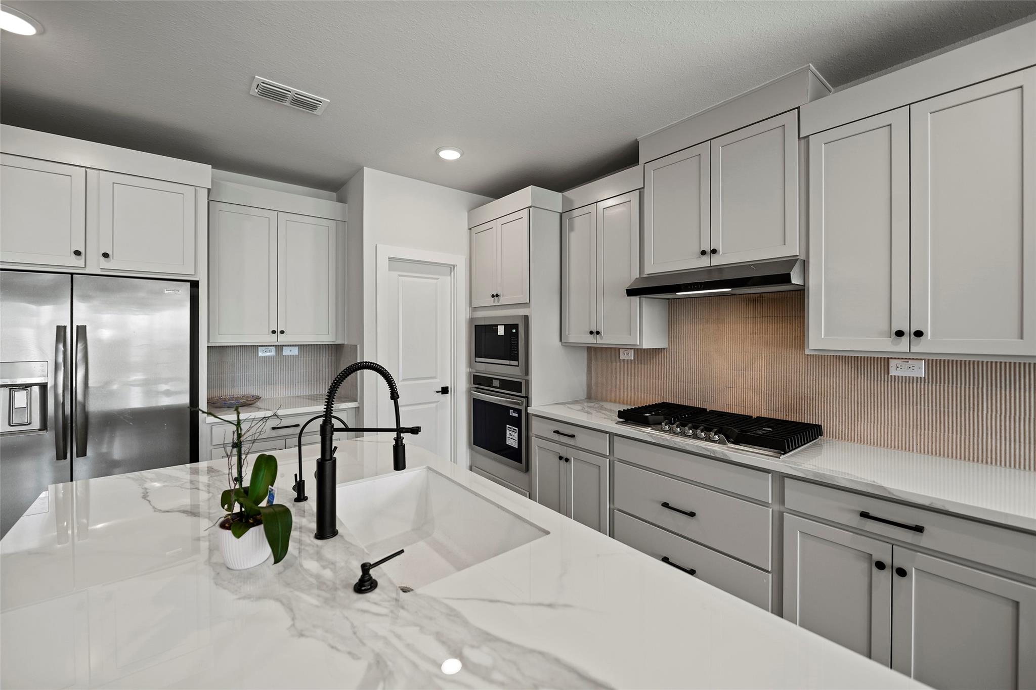 1335 Watermont Drive, Missouri City Tx 77459 Property Photo 11