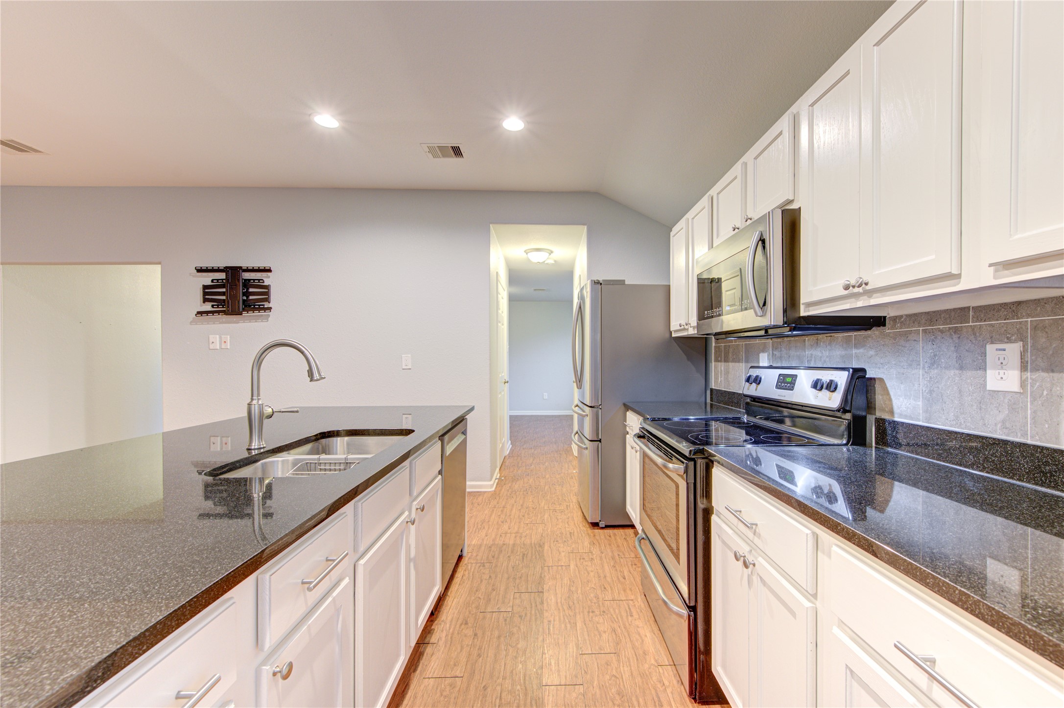 503 W Linney Street Property Photo 21