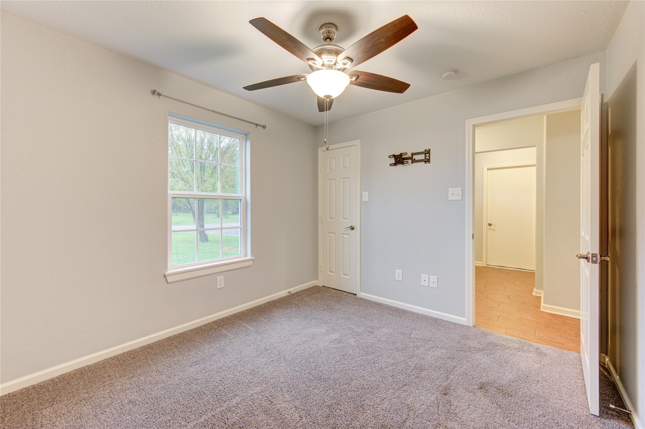 503 W Linney Street Property Photo 25
