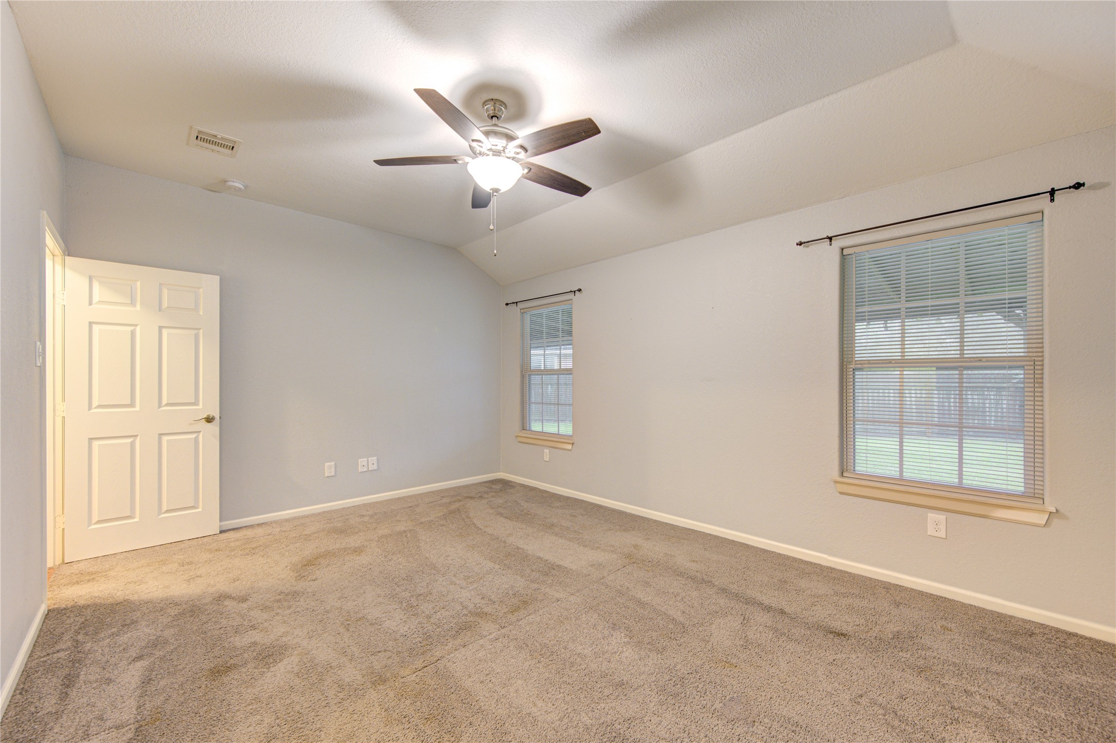 503 W Linney Street Property Photo 33