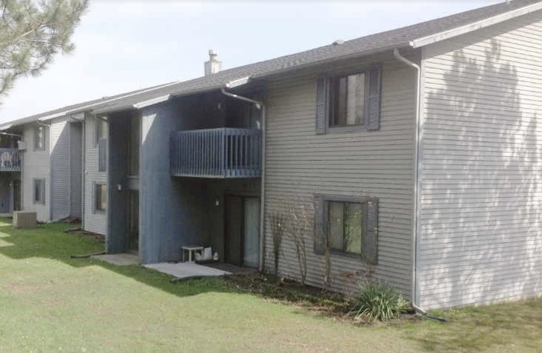 811 S Carney Dr Property Photo 3
