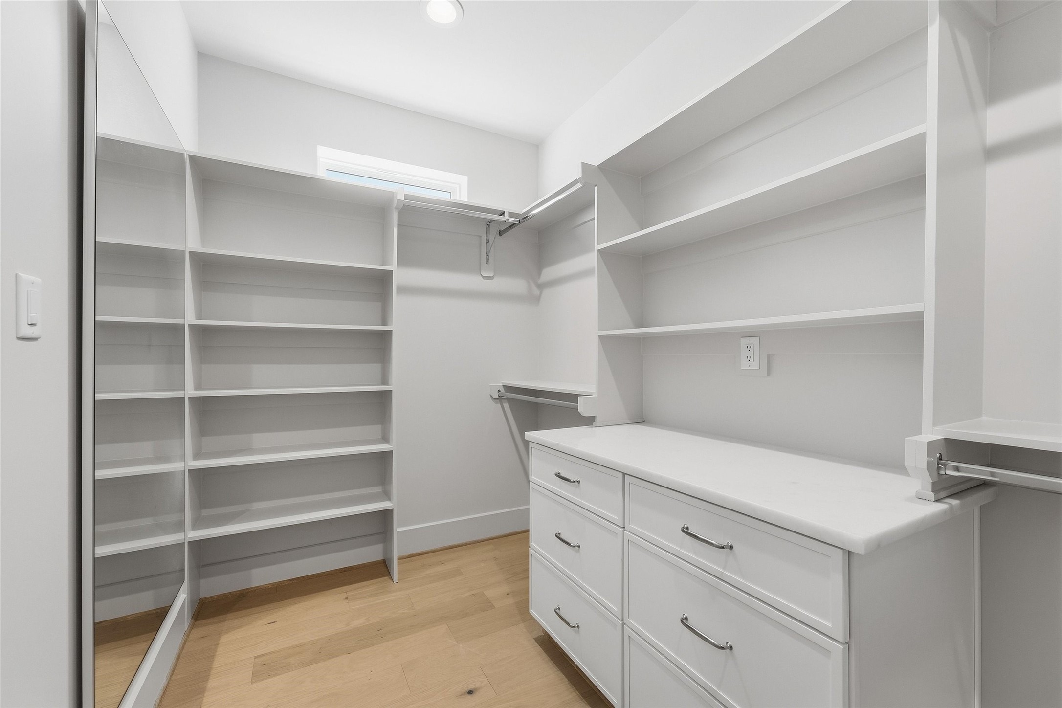8553 Forum Drive Property Photo 15