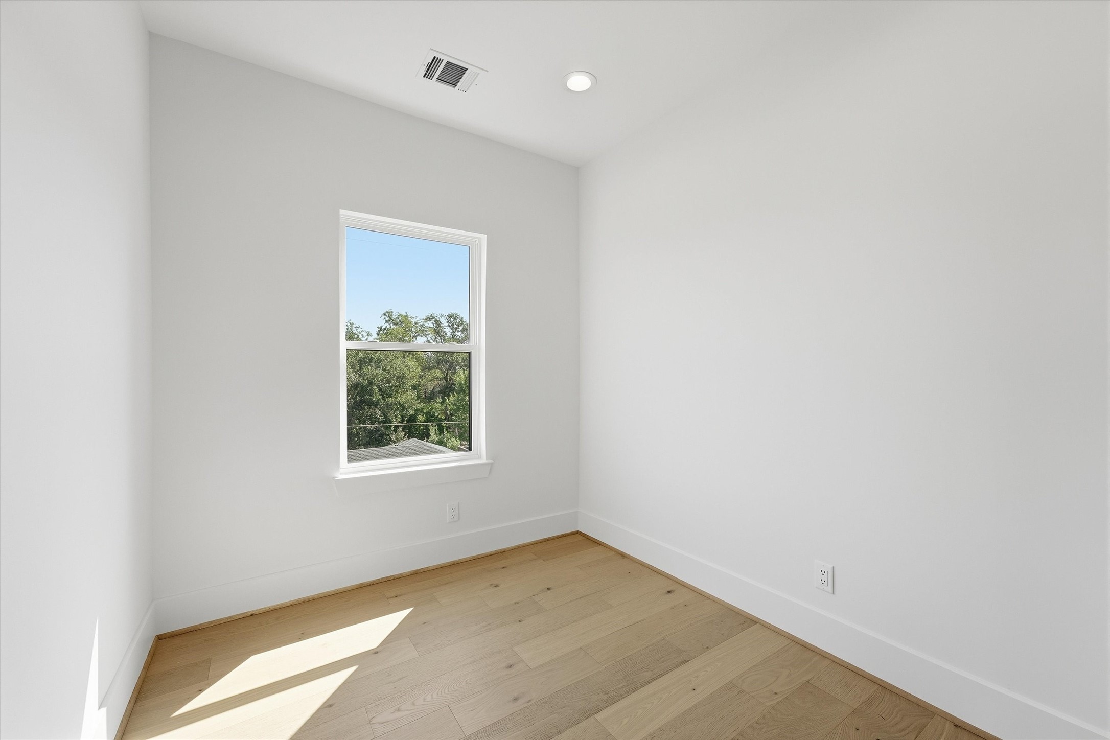 8553 Forum Drive Property Photo 23