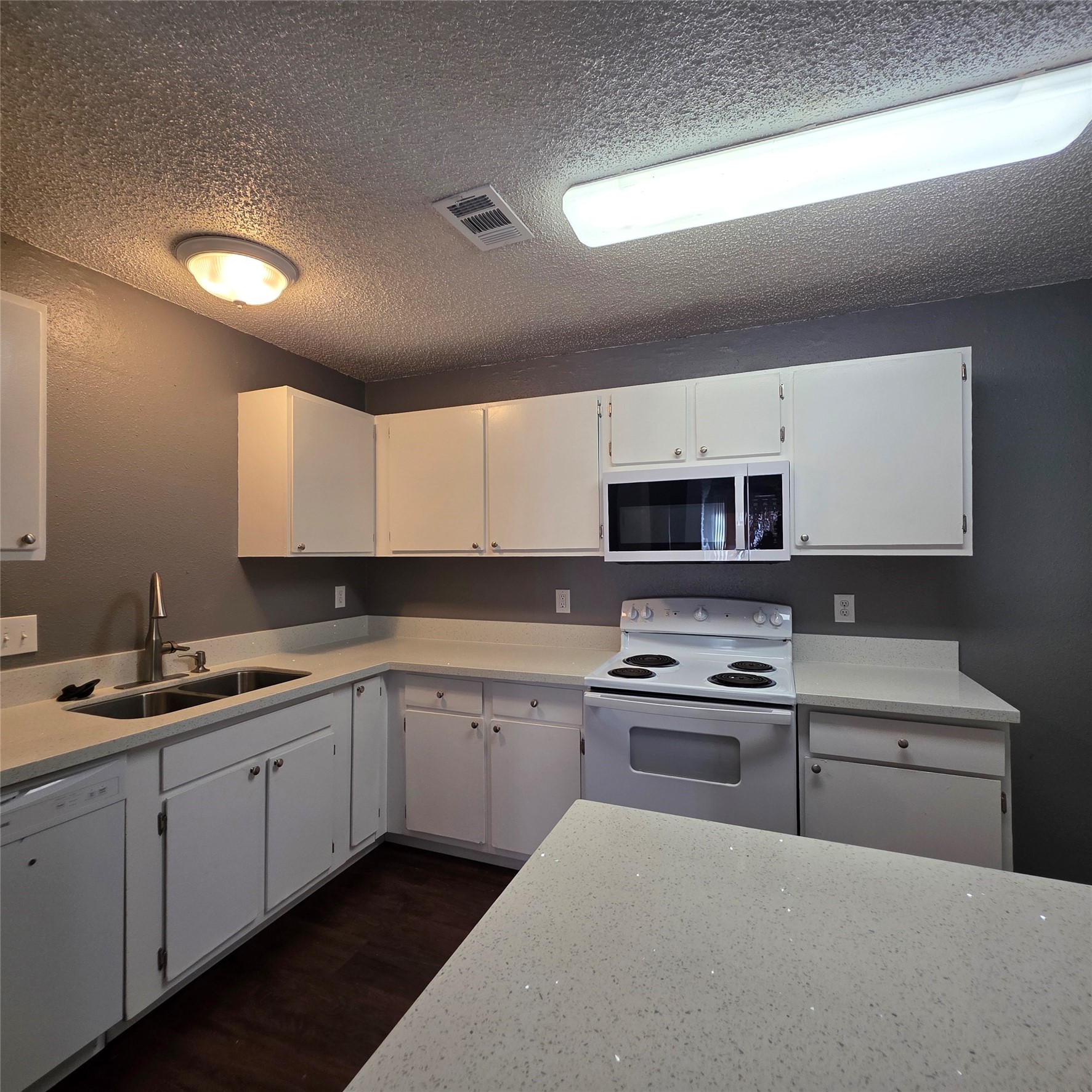 23535 Tree House Lane Property Photo 3