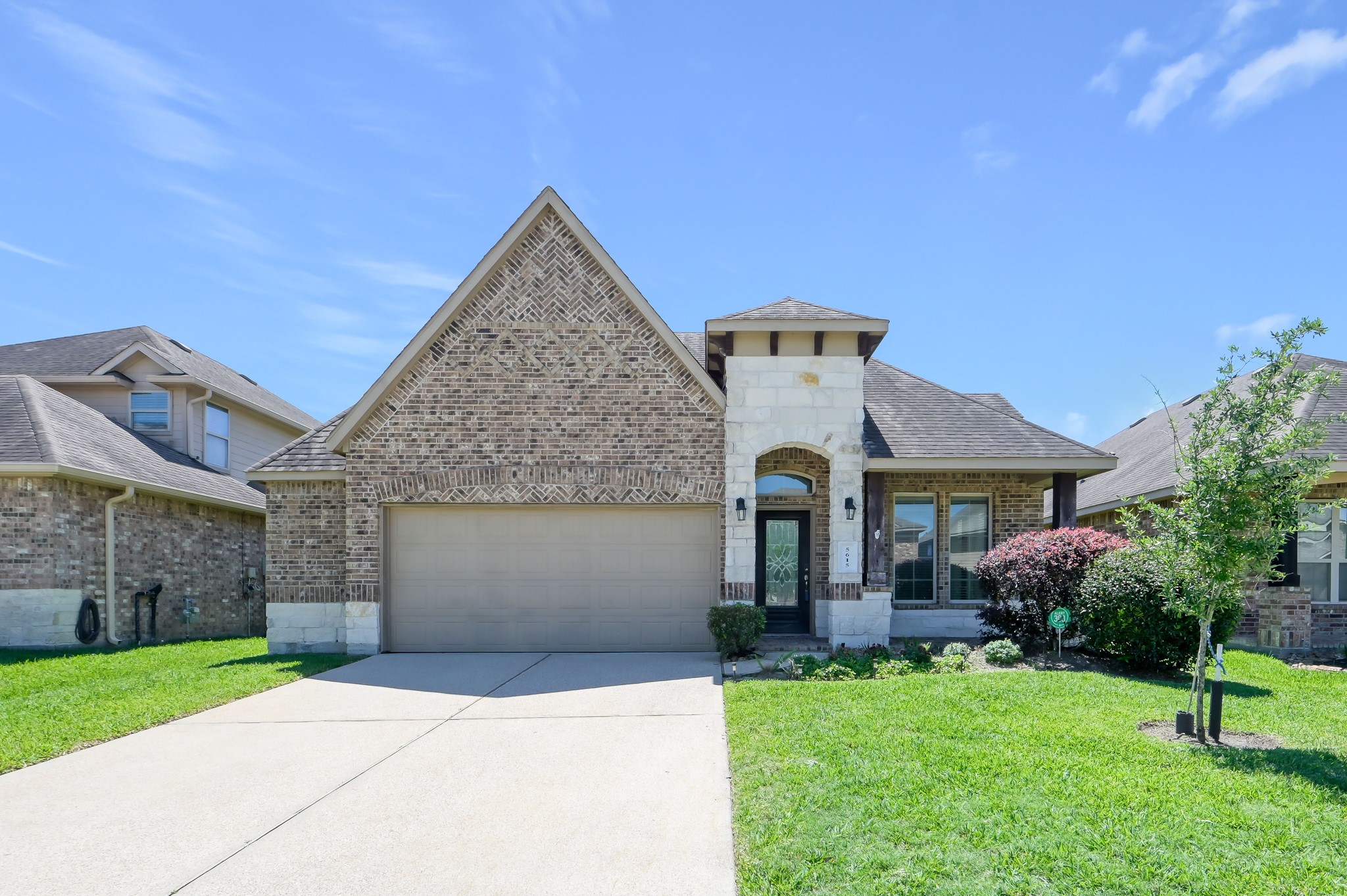 5615 Glenfield Spring Lane Property Photo 2