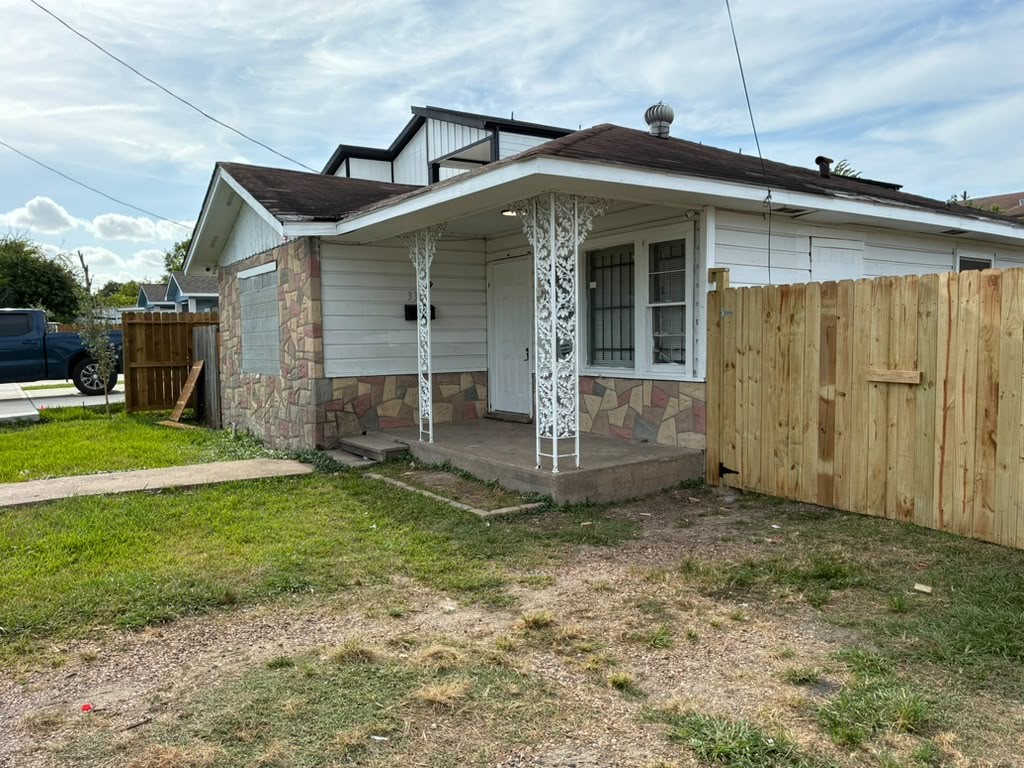 335 Delaware Street Property Photo 1