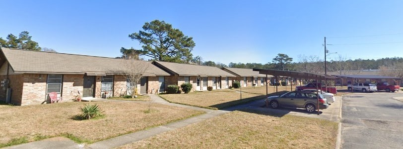 200 Senior Citizen Dr Property Photo 3