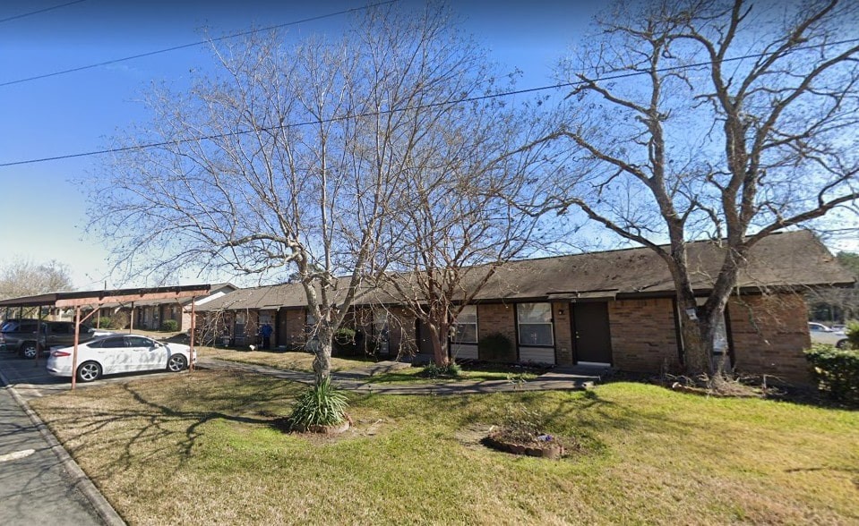 200 Senior Citizen Dr Property Photo 6