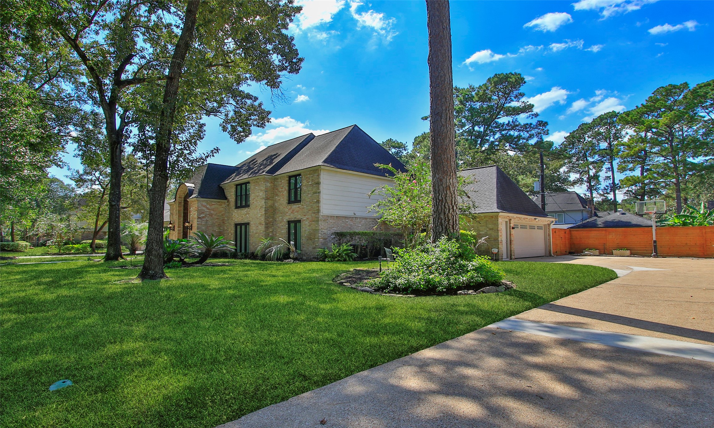16123 Rudgewick Lane Property Photo 3