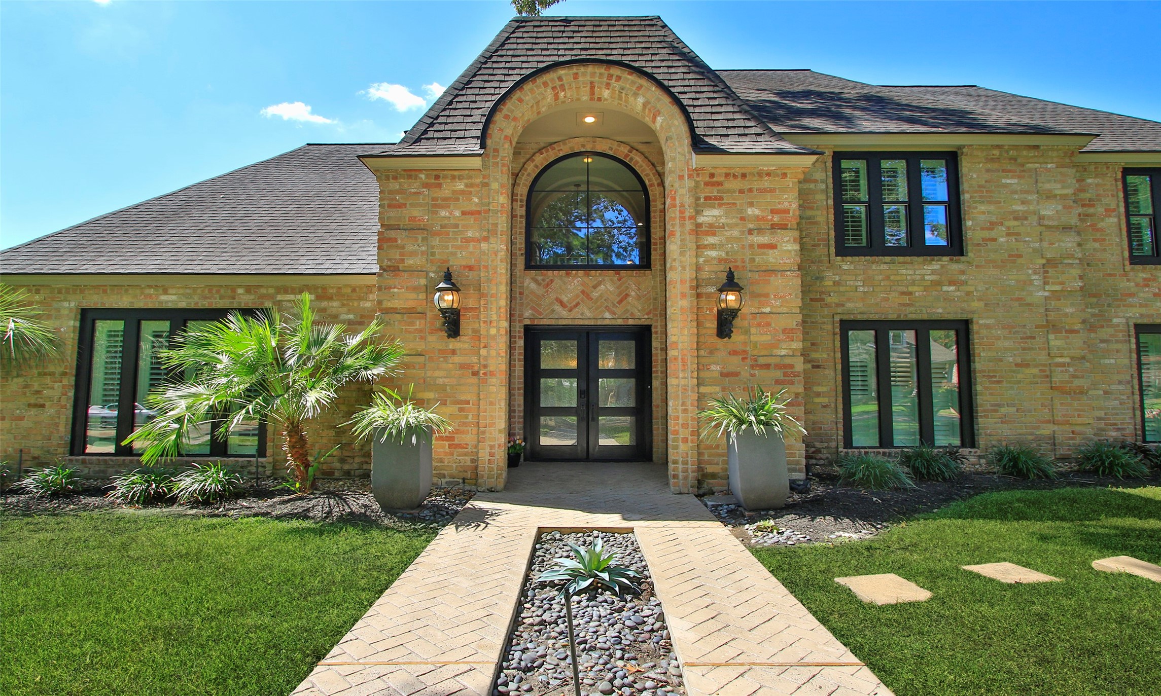 16123 Rudgewick Lane Property Photo 4