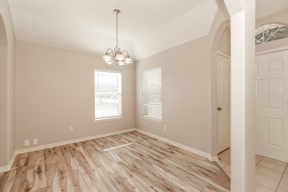 11002 Northam Drive Property Photo 6