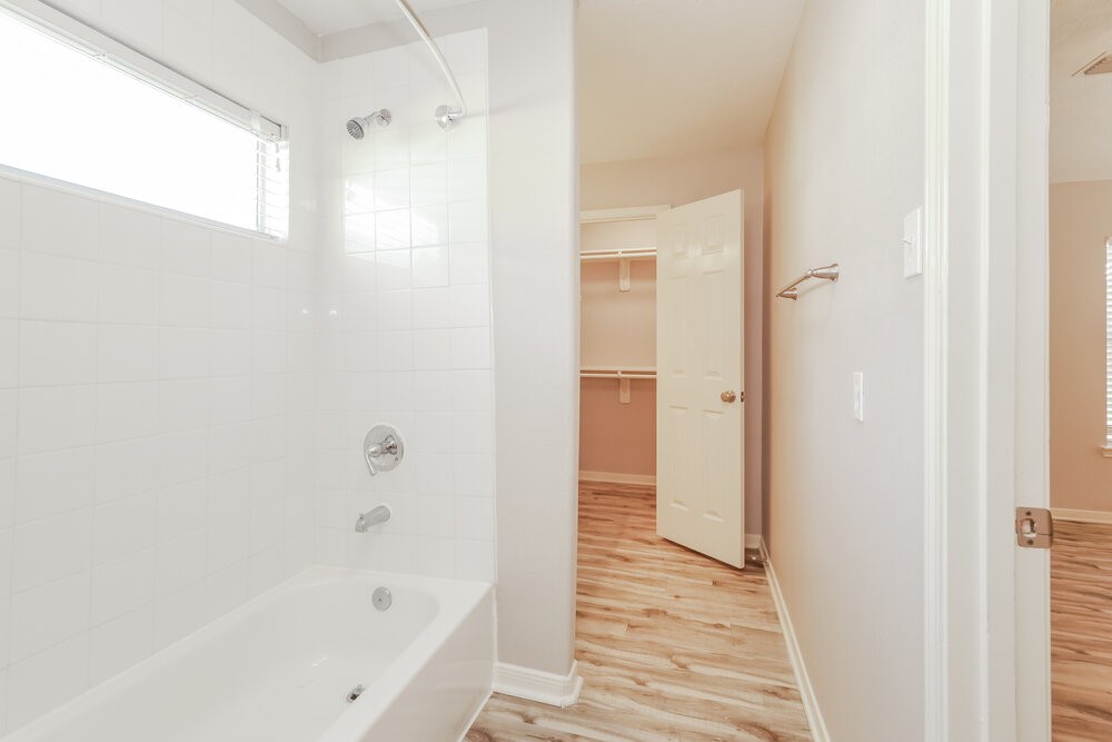 11002 Northam Drive Property Photo 11