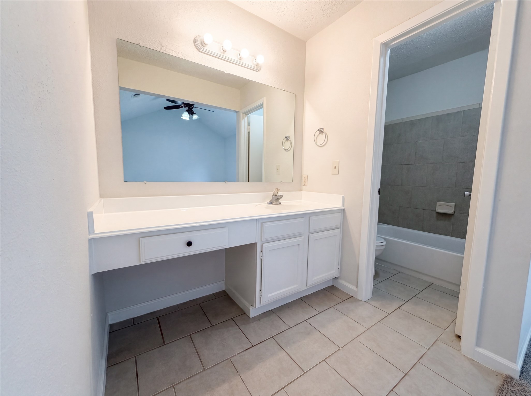 21403 Park Bishop Drive Property Photo 9