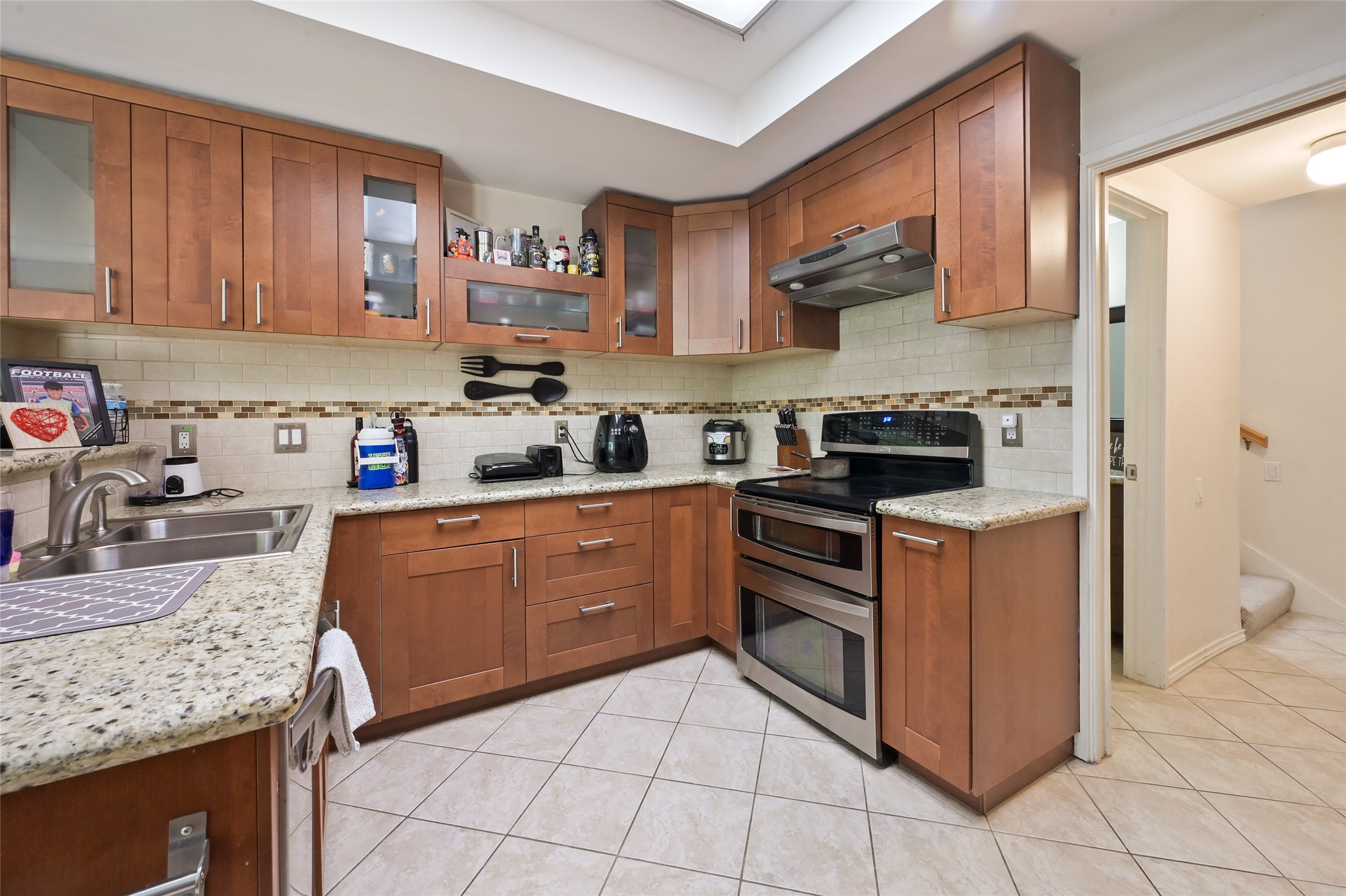 268 Litchfield Lane Property Photo 6