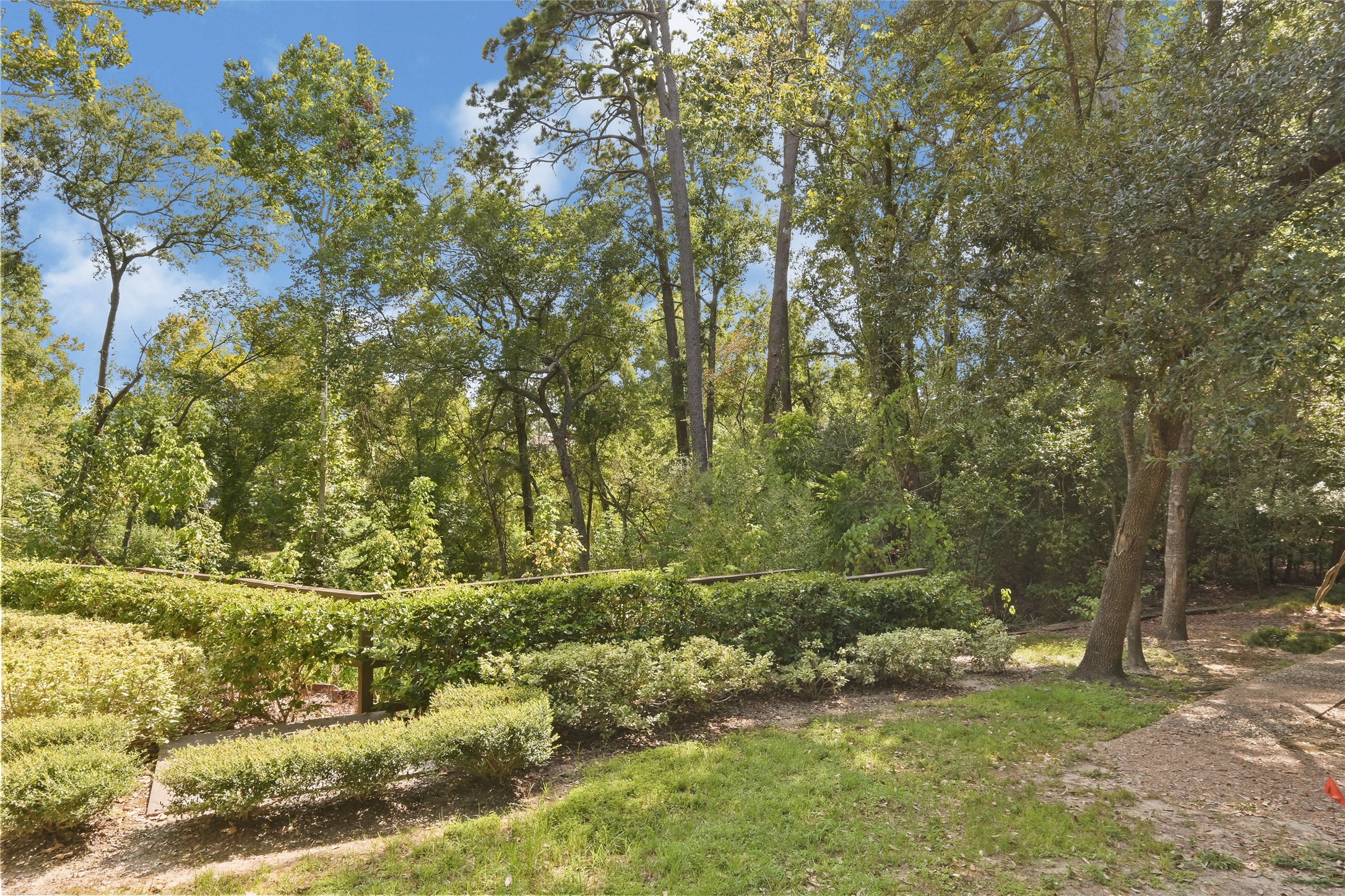 268 Litchfield Lane Property Photo 25