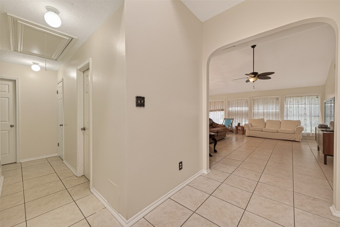 8203 Paddington Place Drive Property Photo 5