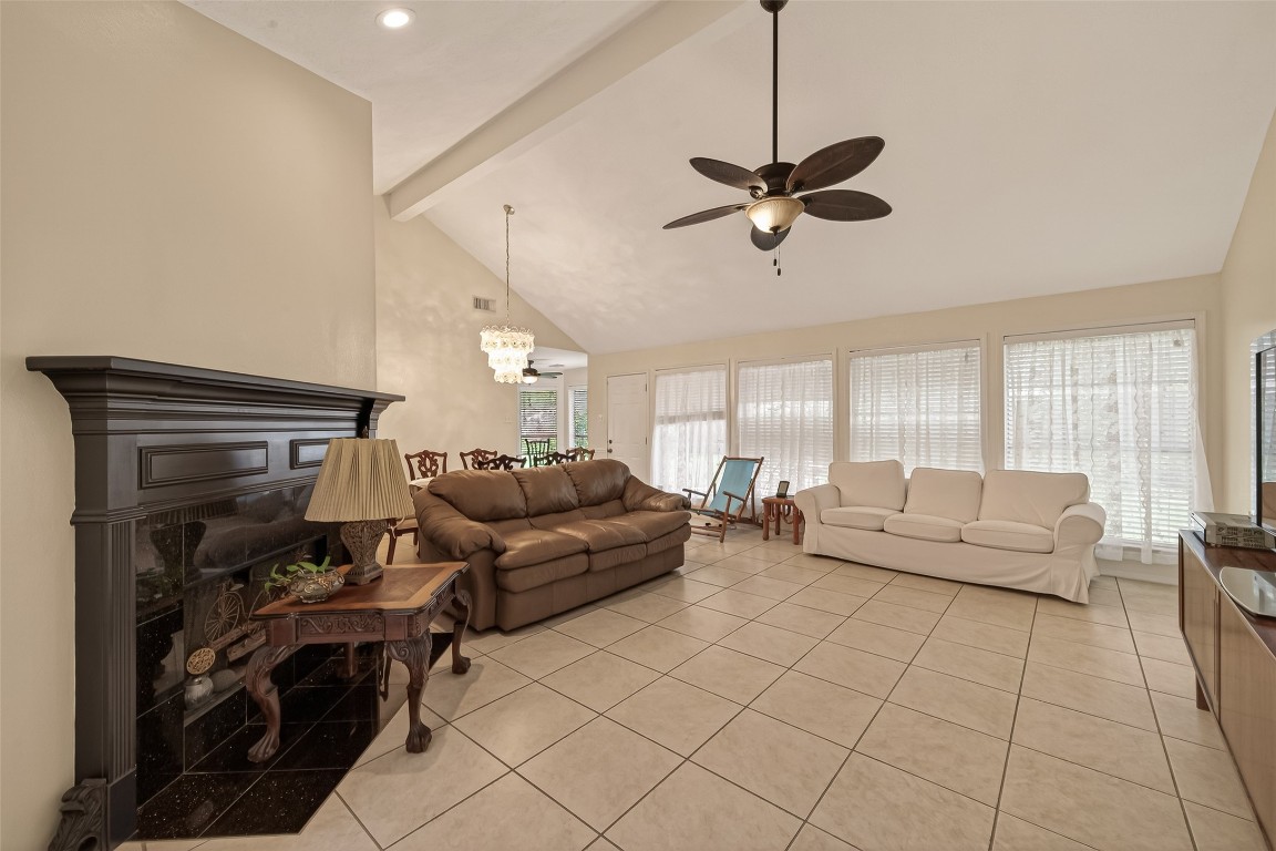 8203 Paddington Place Drive Property Photo 7