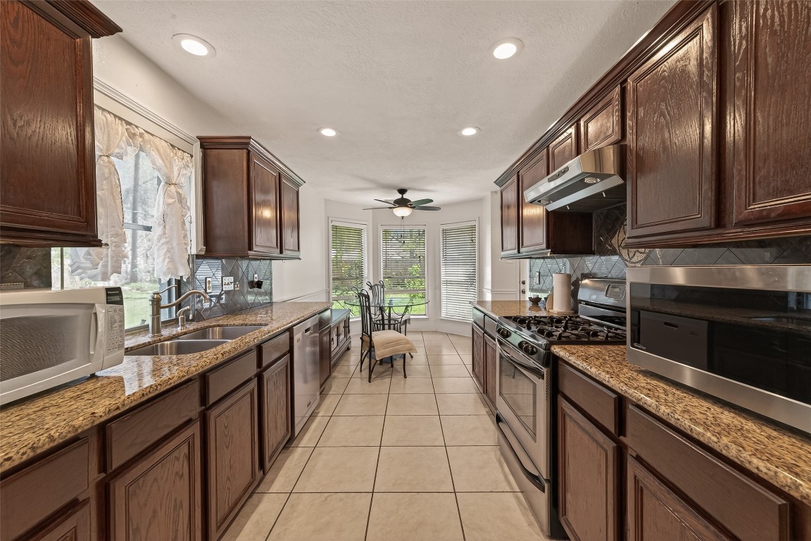 8203 Paddington Place Drive Property Photo 13