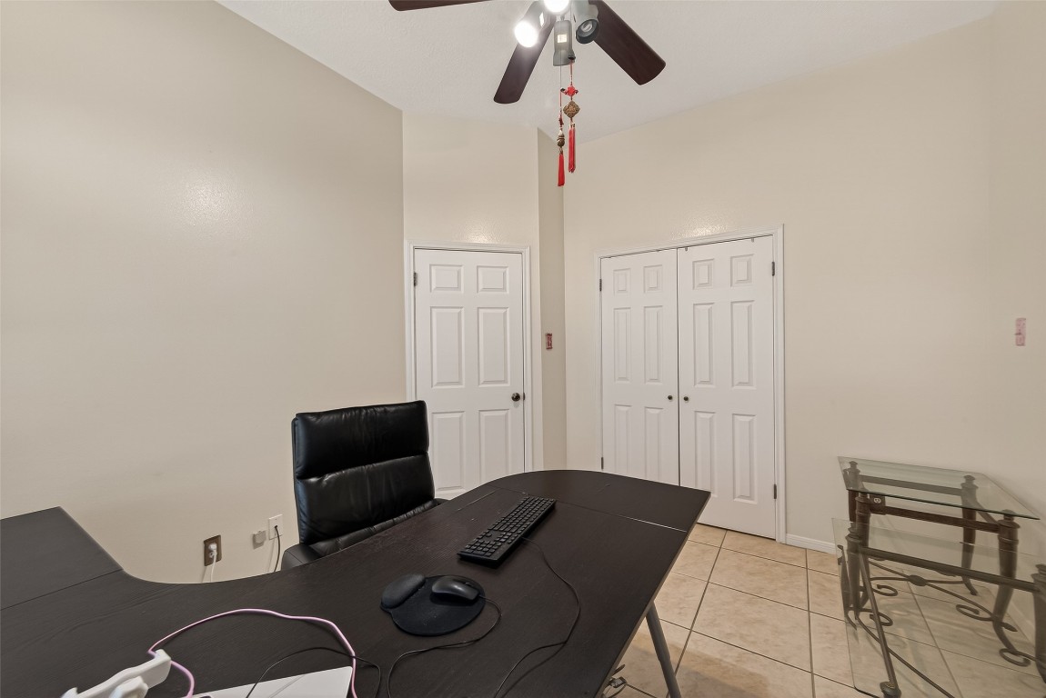 8203 Paddington Place Drive Property Photo 19