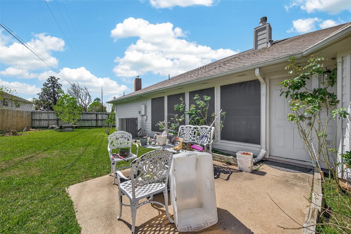 8203 Paddington Place Drive Property Photo 25