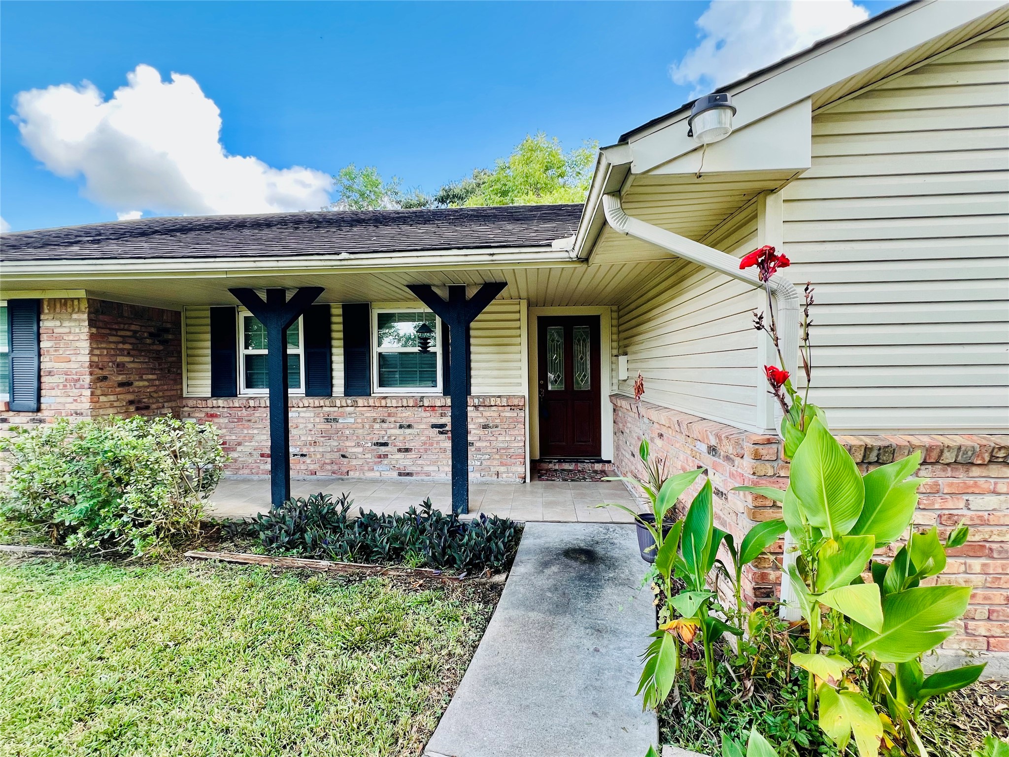 5118 Lymbar Drive Property Photo 3