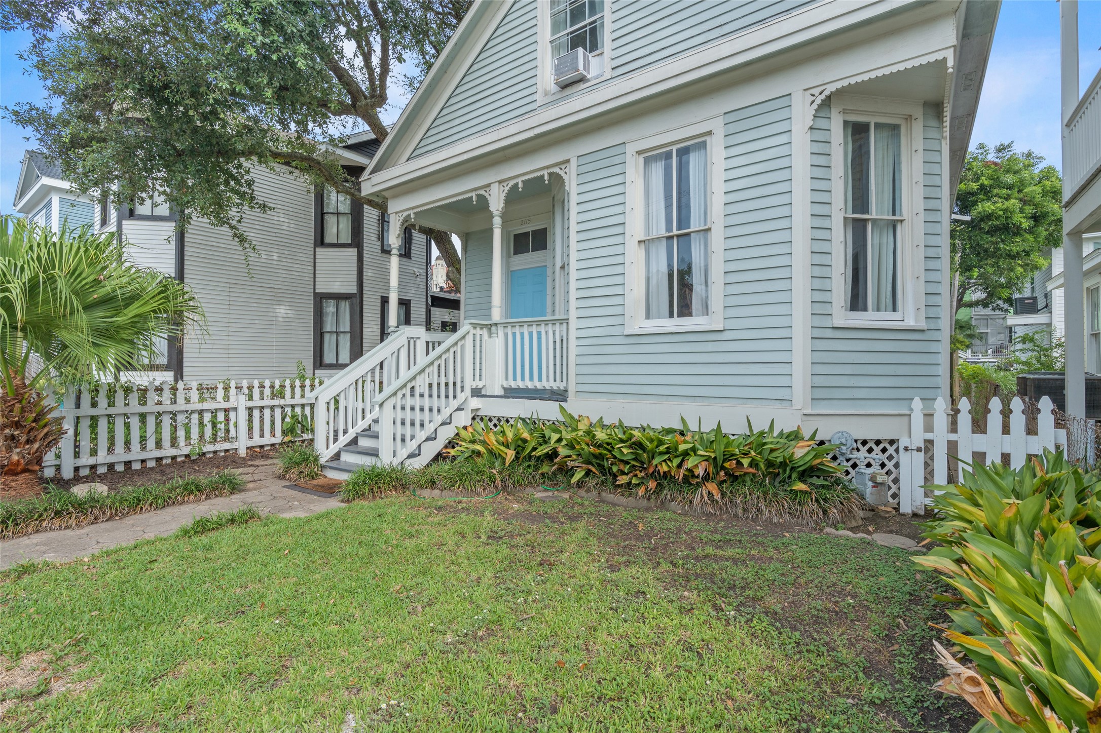 2115 Avenue O 1/2 Property Photo 5