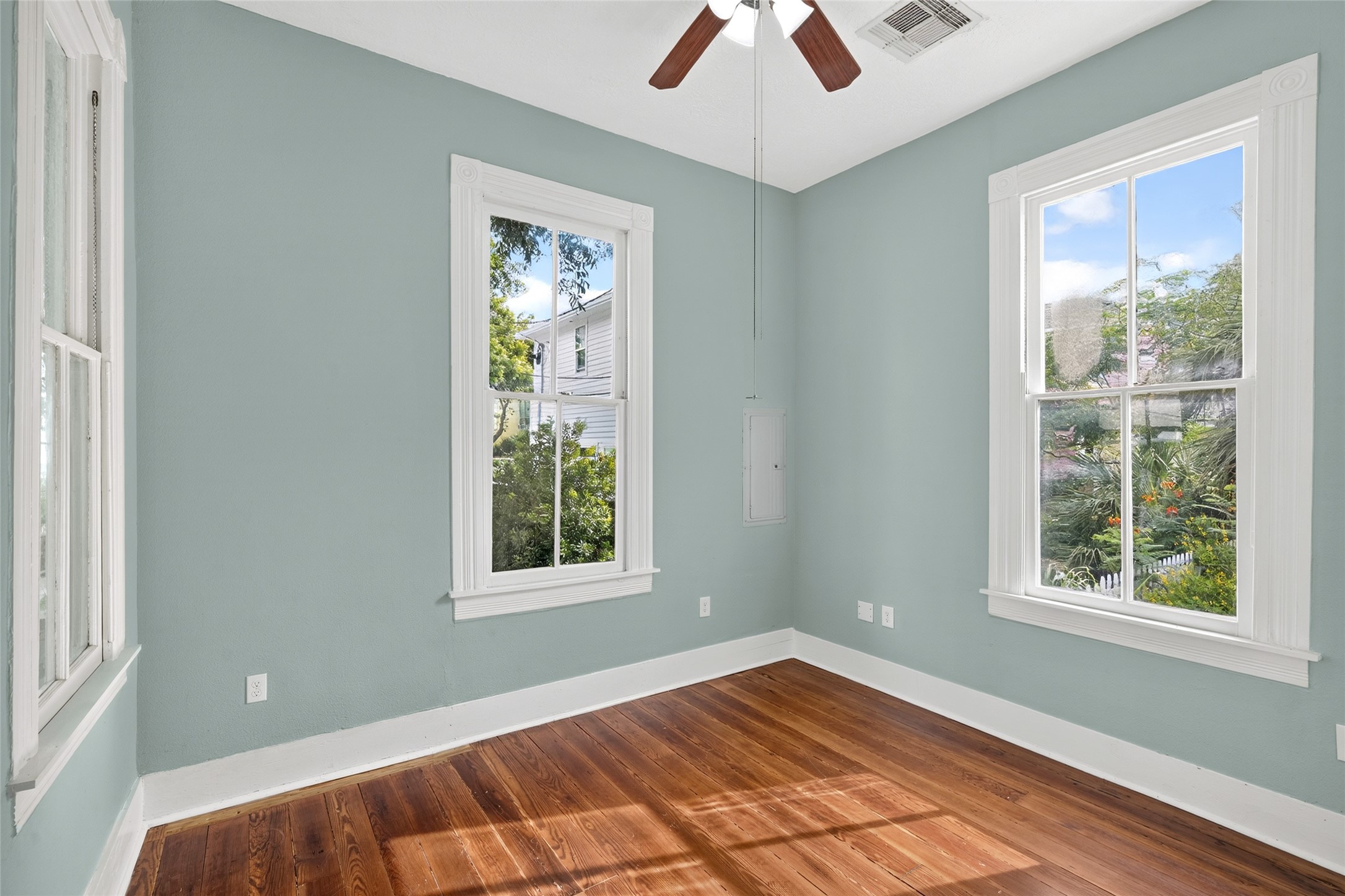 2115 Avenue O 1/2 Property Photo 25