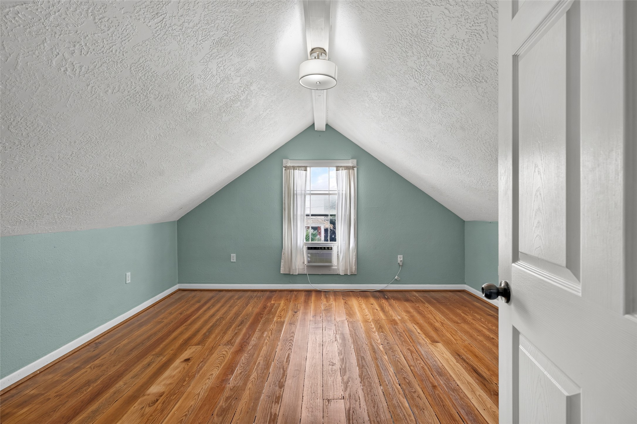 2115 Avenue O 1/2 Property Photo 30