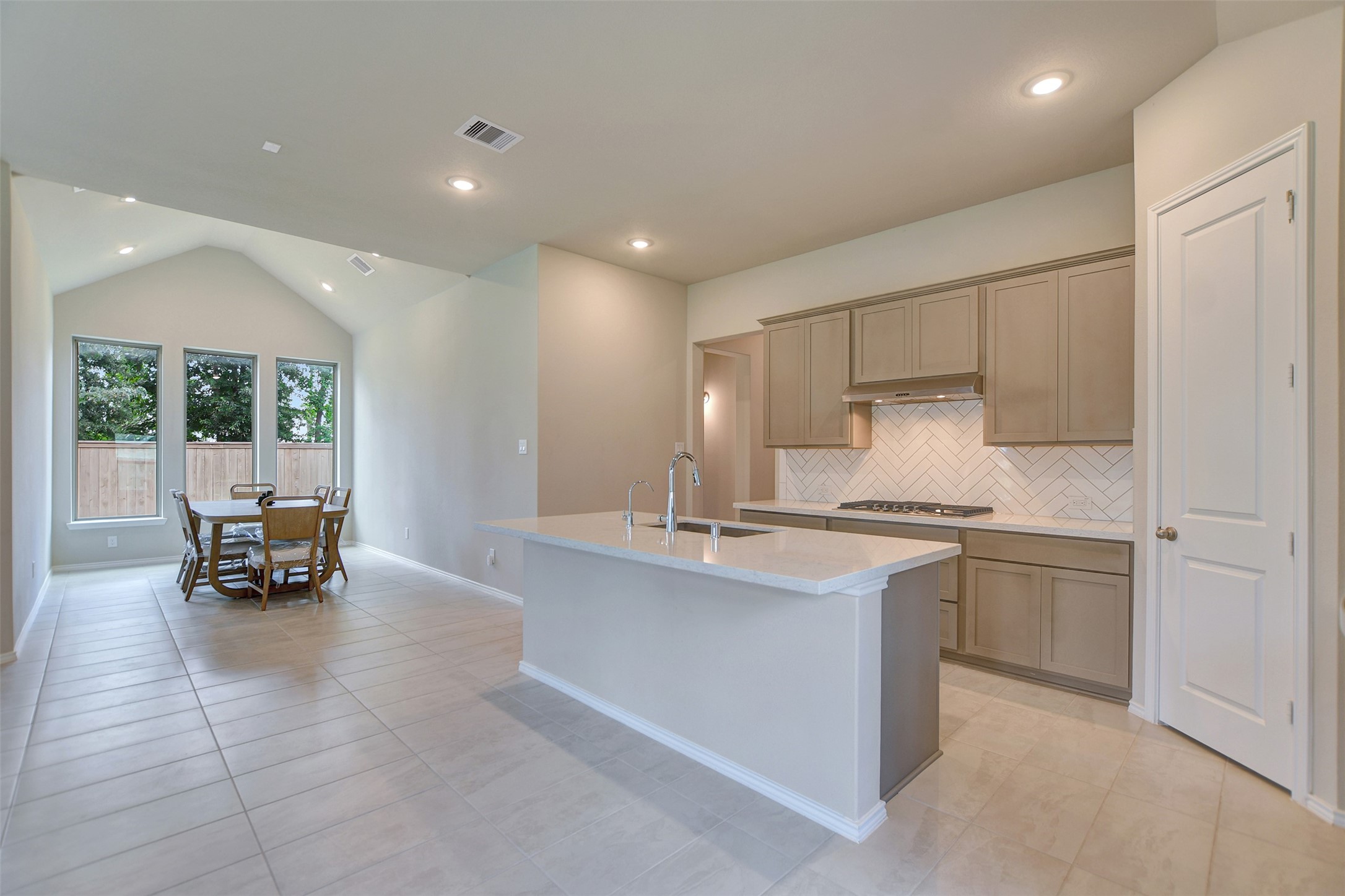 8346 Boundary Waters Drive Property Photo 12