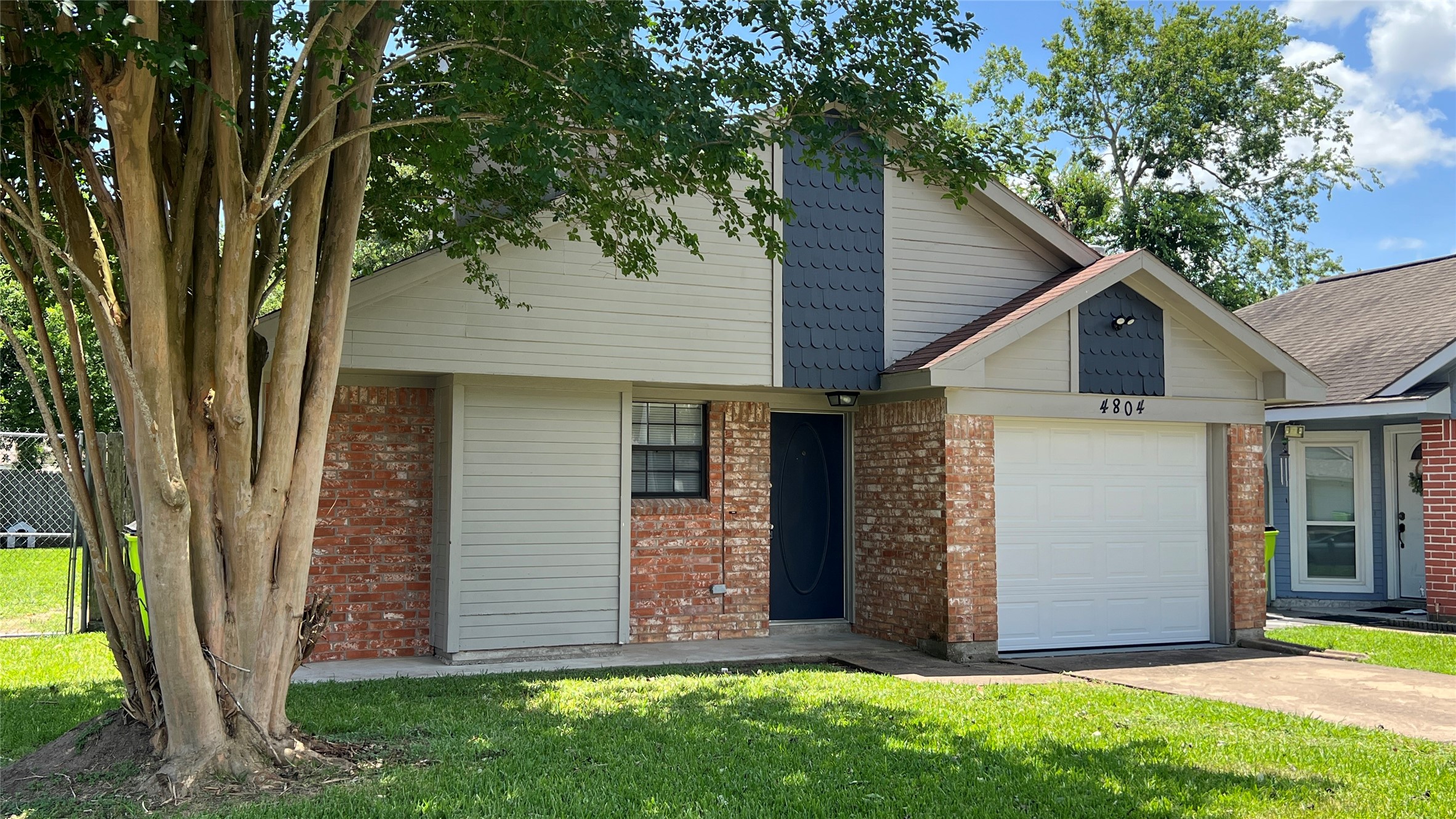 4804 Greenwood Drive Property Photo 1