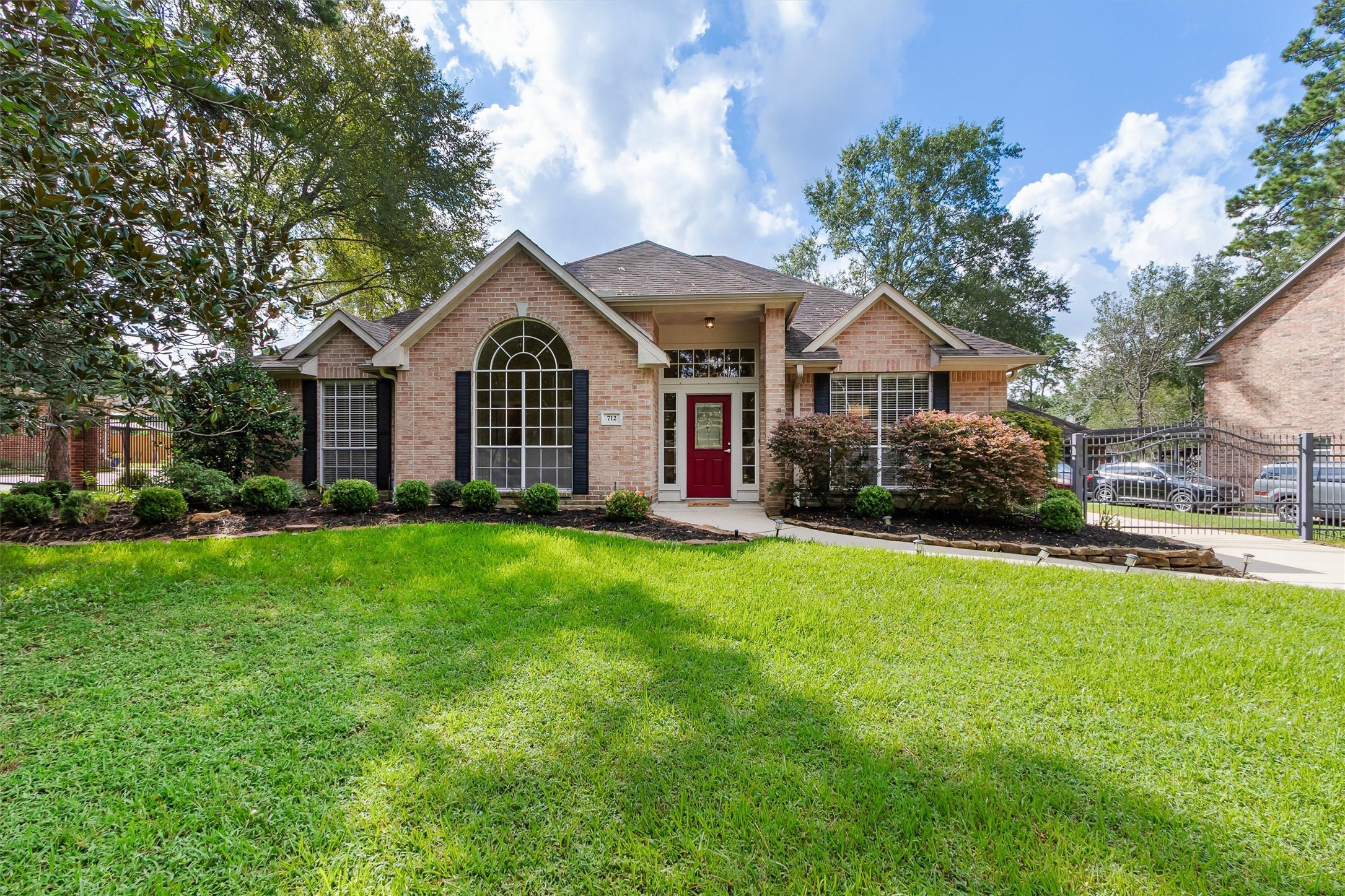 712 Forest Lane Drive Property Photo 1