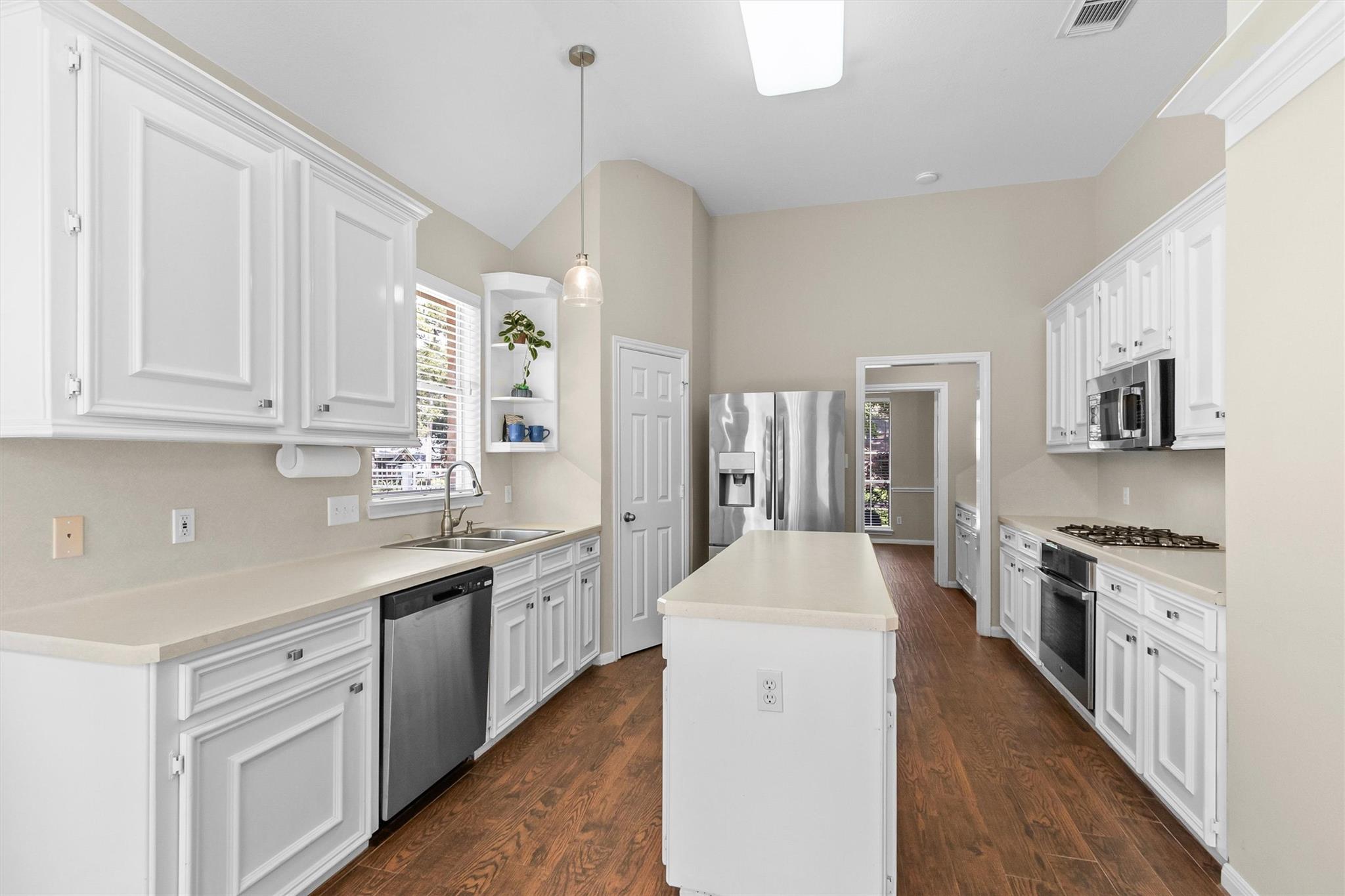 712 Forest Lane Drive, Conroe Tx 77302 Property Photo 11