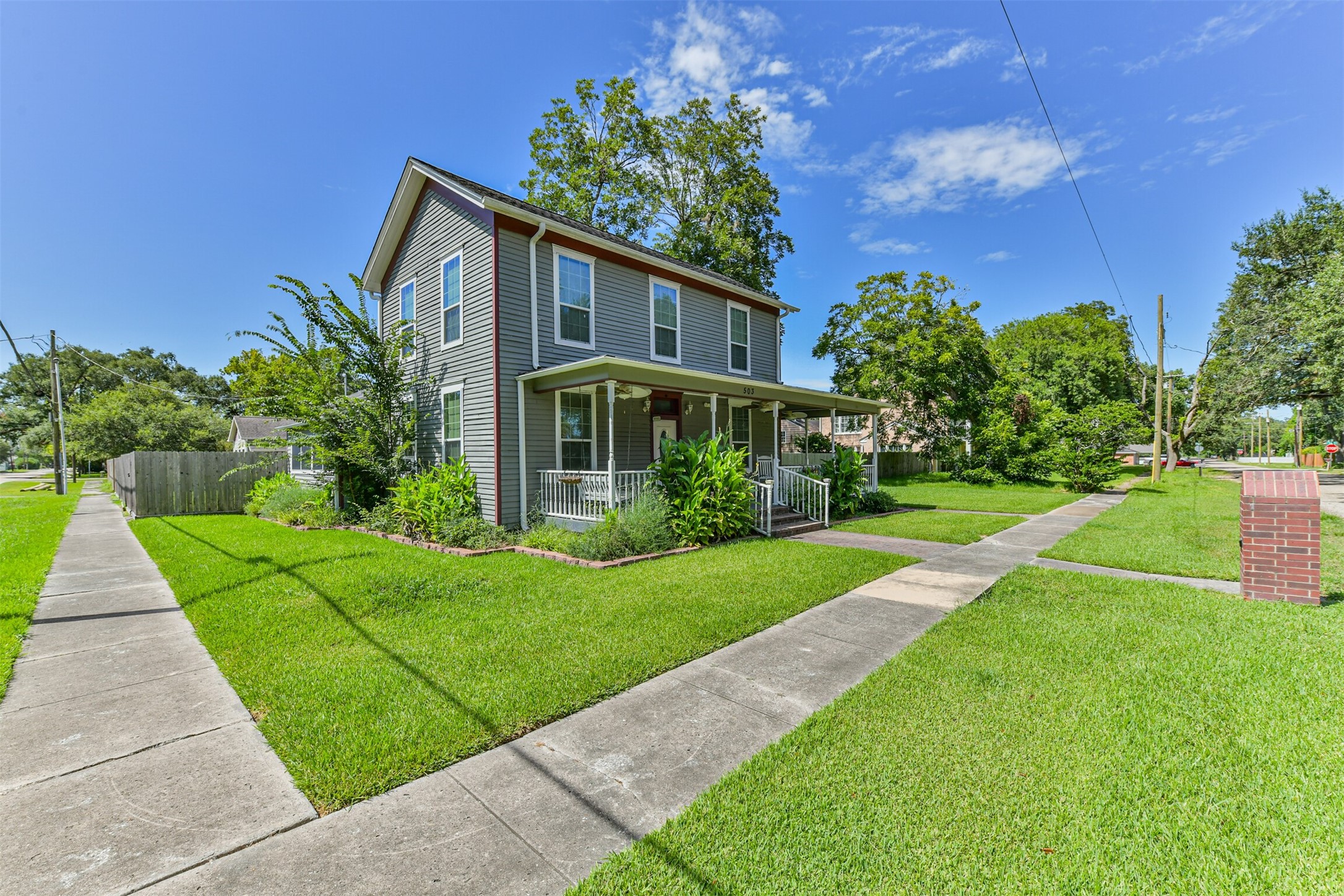 503 W Blum Street Property Photo 4