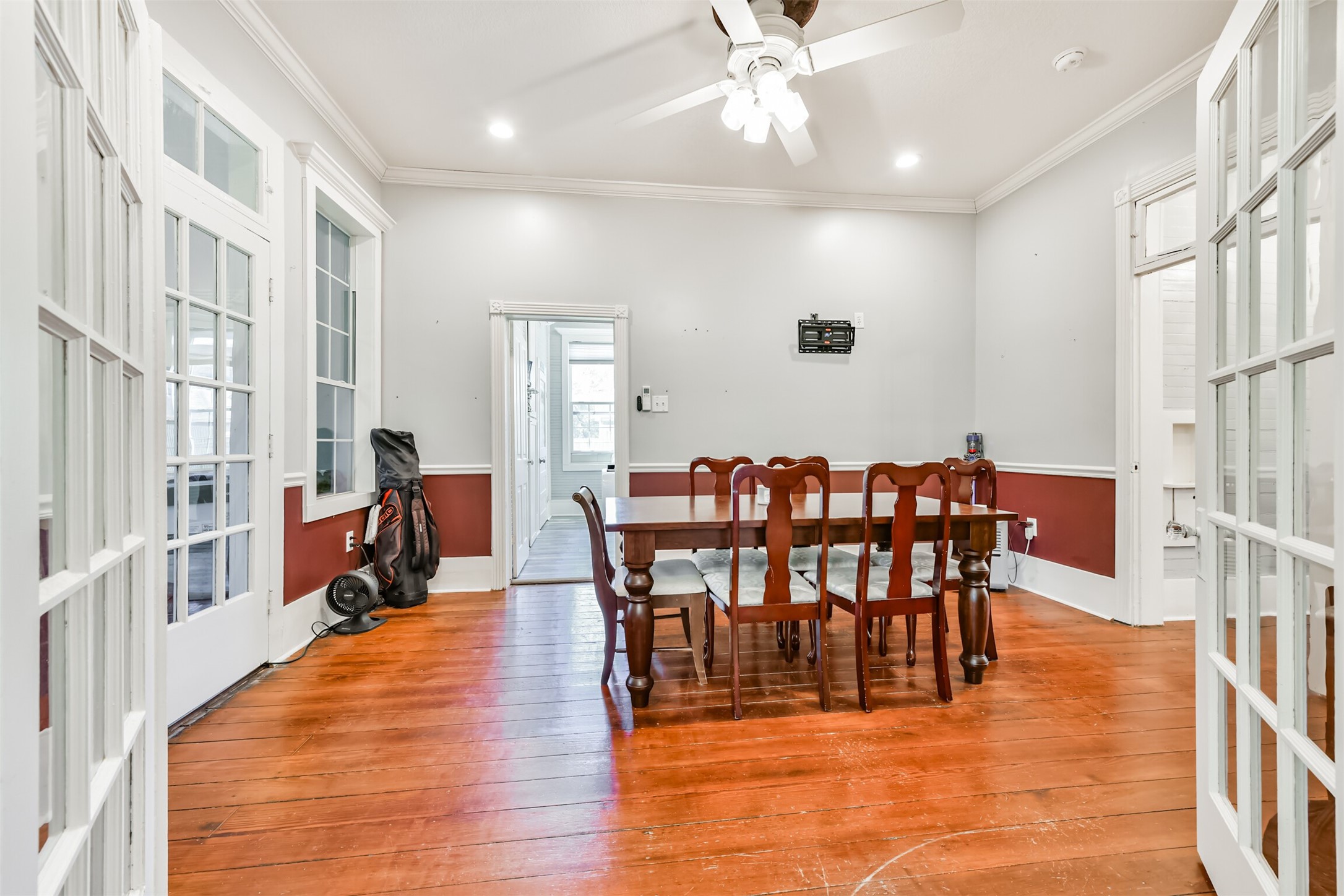 503 W Blum Street Property Photo 14
